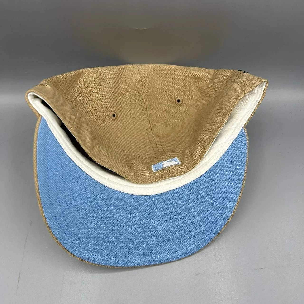 New Era Chicago Cubs Hat Men 7 3/8 Beige White MLB Fitted Cap Size ONE SIZE - 6 Thumbnail