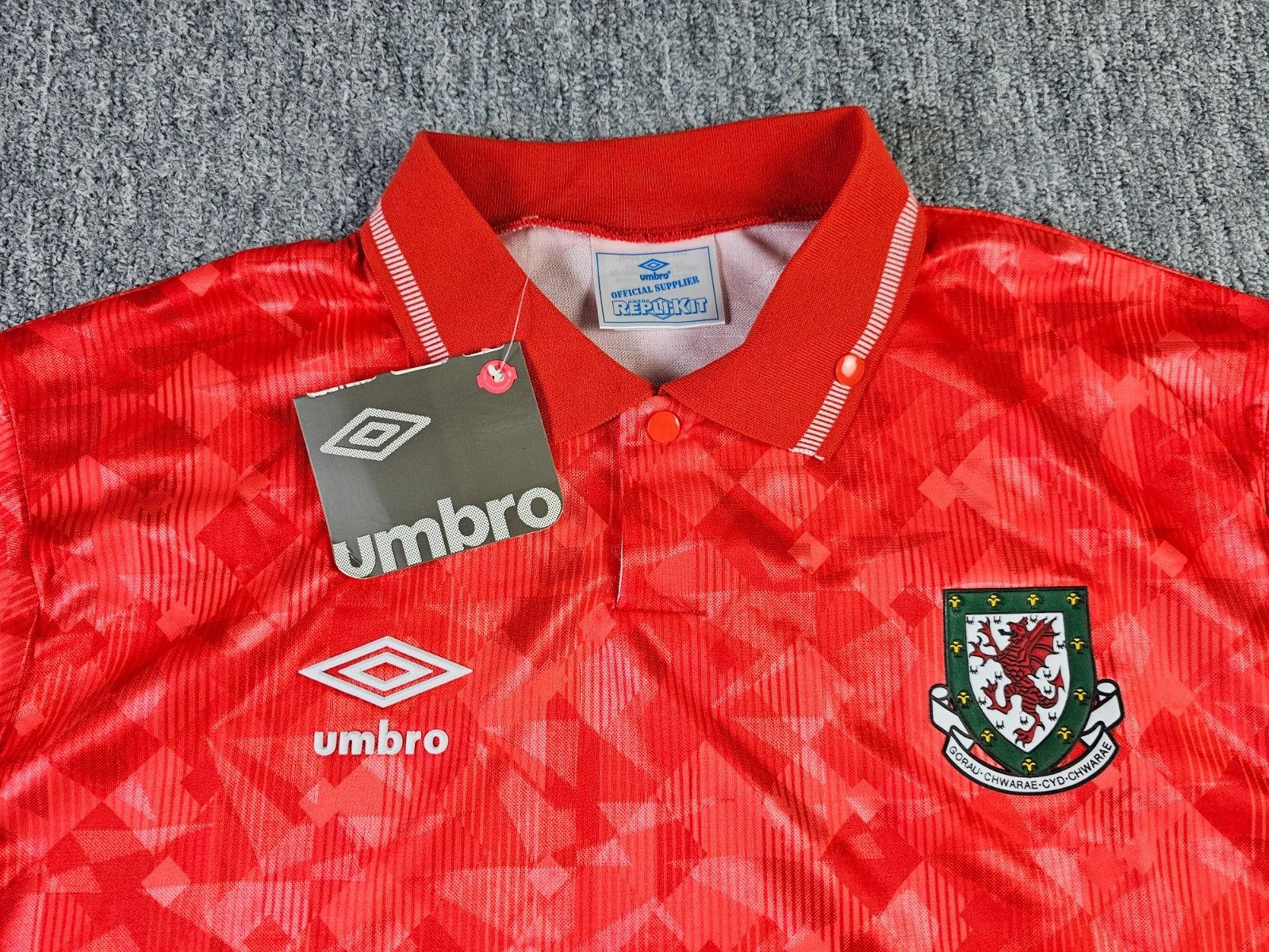 Umbro BNWT Umbro Wales 1990-92 Home Soccer Jersey NOS Vintage 2XL Size US XXL / EU 58 / 5 - 4 Thumbnail