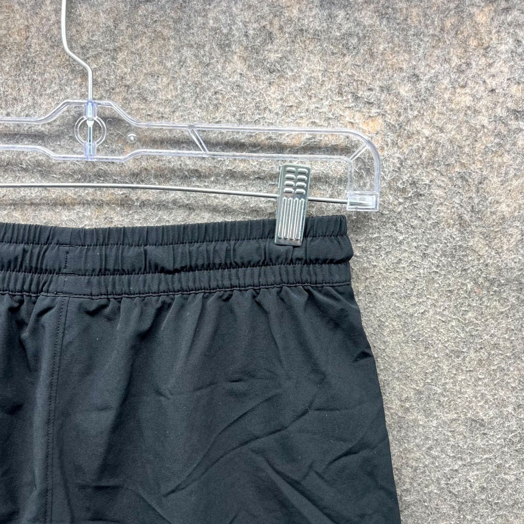 Under Armour Under Armour Shorts Womens XS Grey HeatGear Pockets Running Athletic Grey UA Training Short XS Womens Graphics Pockets Size 26" / US 2 / IT 38 - 2 Thumbnail