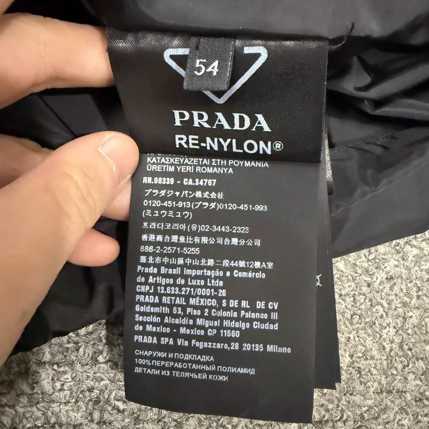 Prada Prada recycled nylon black triangle logo 54 new jacket Size US L / EU 52-54 / 3 - 4 Thumbnail