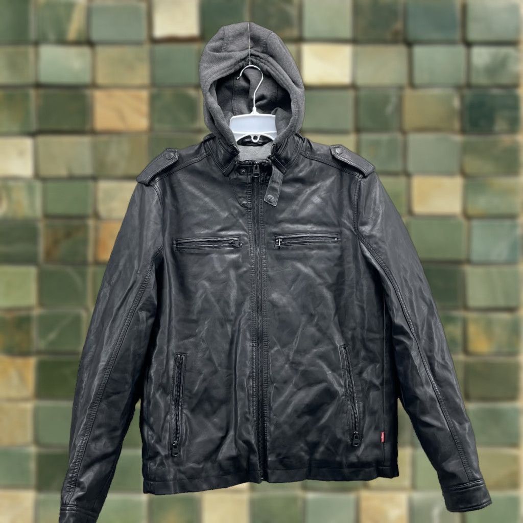 Levi's Levi's Hooded Vegan Leather Jacket Men's Medium Insulated Moto Streetwear Bomber Jacket Adult Regular Black 90s Western Repurposed? Size US M / EU 48-50 / 2 - 1 Thumbnail