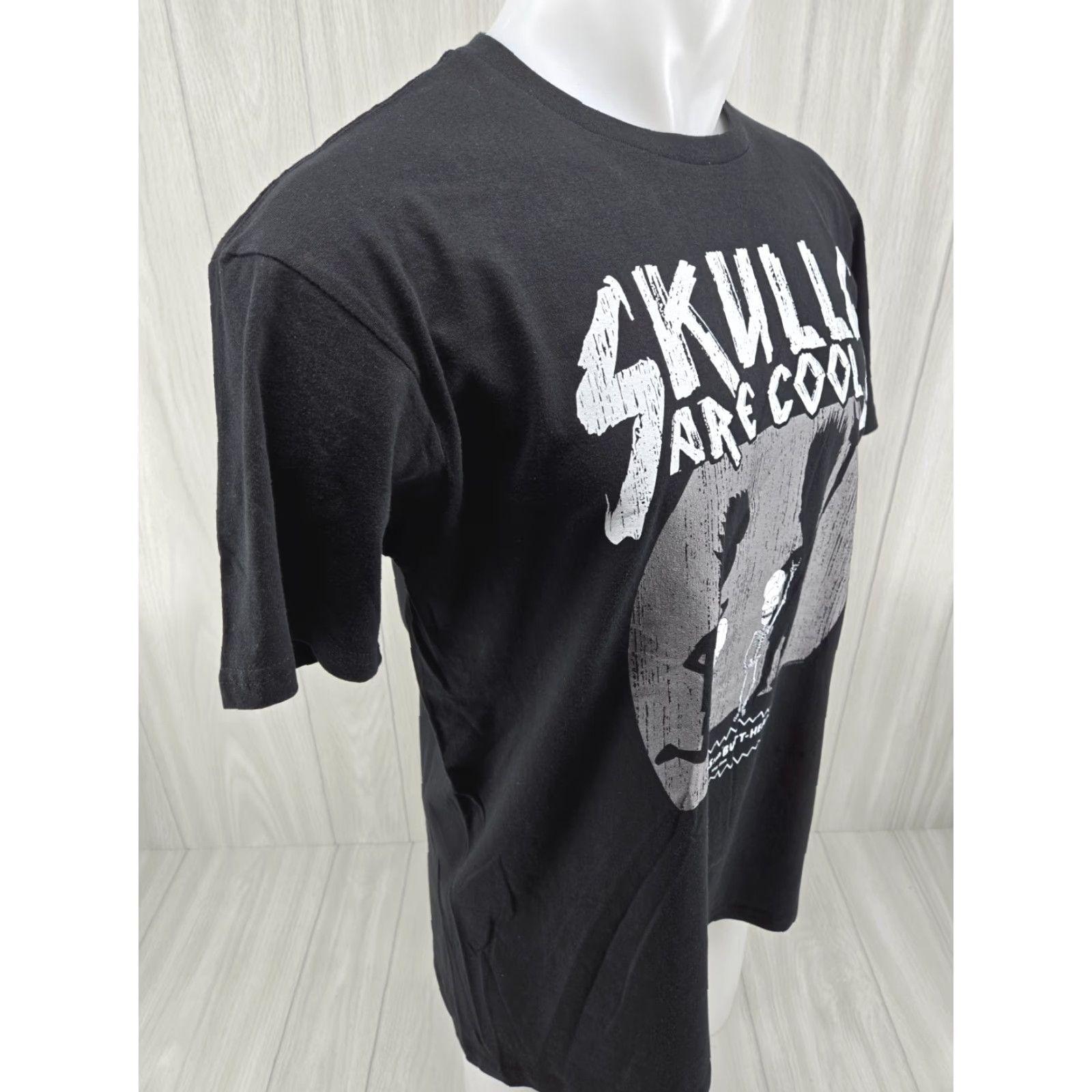 Vintage Beavis and Butthead Beavis and Butthead Skulls are Cool Black T-shirt Size Large T-Shirt Mens Graphic Tee Skull 90s Size US L / EU 52-54 / 3 - 7 Thumbnail