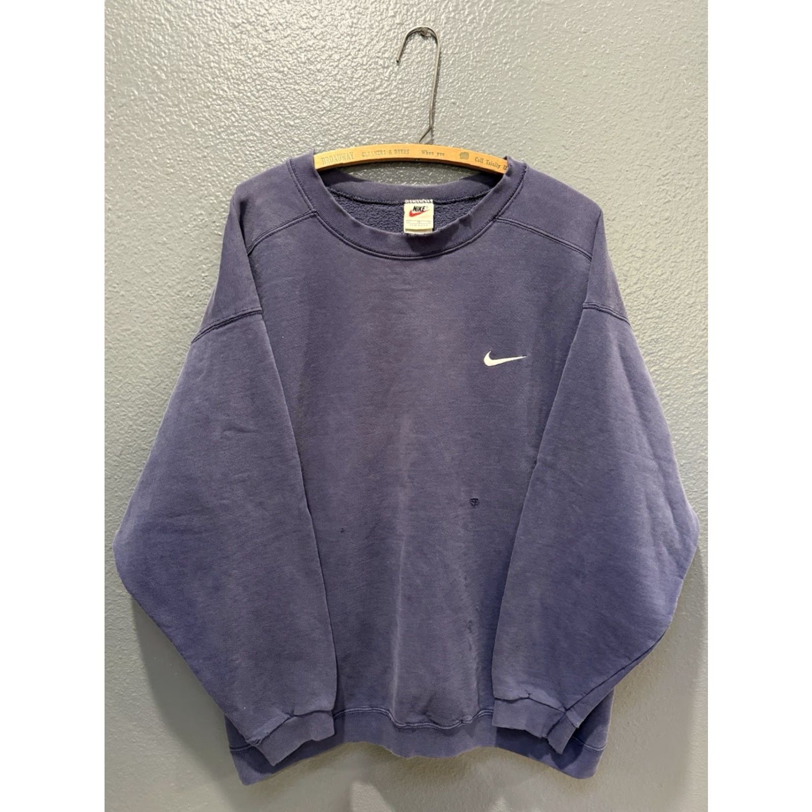 Nike VINTAGE Nike Swoosh Embroidered Blue Sweatshirt XL Mens 90s Pullover Sweatshirt Embroidered Men Blue 90s Nike Shirts Men XL Size US XL / EU 56 / 4 - 3 Thumbnail