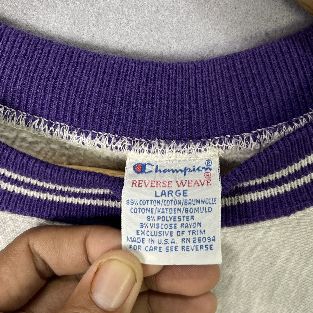 Champion Vintage 90s Champion Reverse Weave Script Crewneck Size US L / EU 52-54 / 3 - 8 Thumbnail