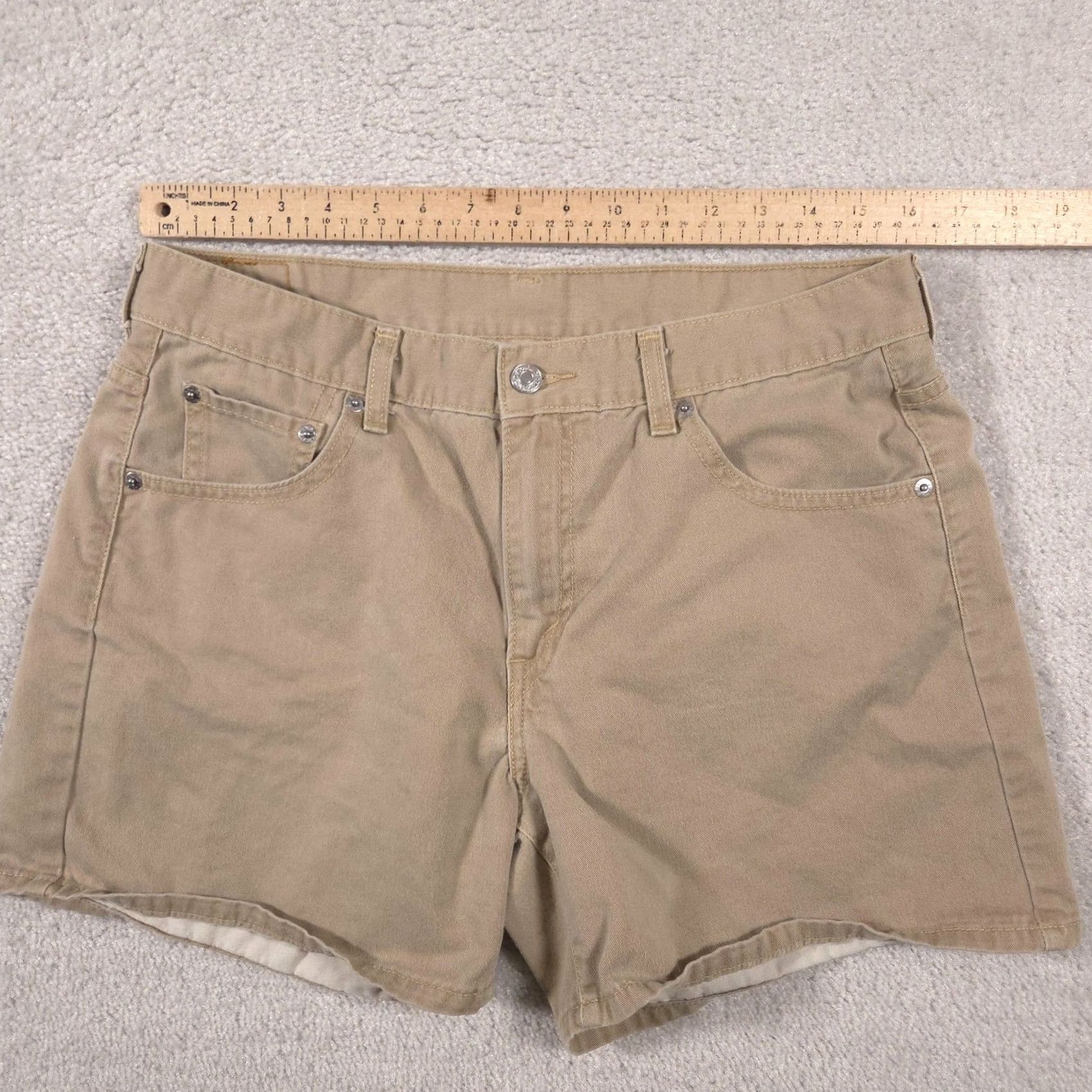 Levi's VINTAGE Levi's Shorts Womens 14 Khaki Cotton Five Pocket Twill Mid Rise Zip Fly Size 36" / US 14 / IT 50 - 6 Thumbnail