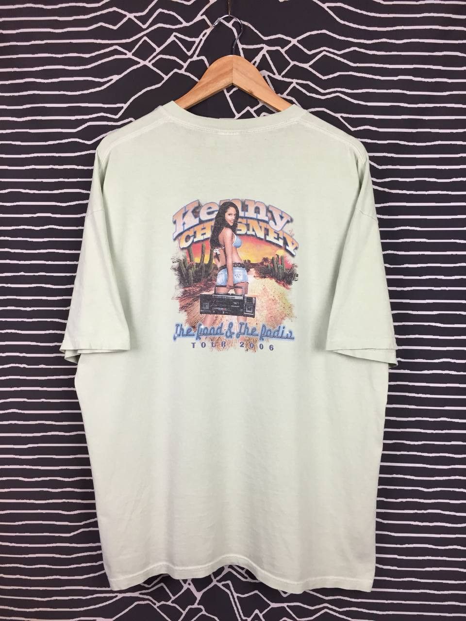 Band Tees Vtg Kenny Chesney The Road & The Radio Tour 2006 Tee Size US XL / EU 56 / 4 - 2 Thumbnail