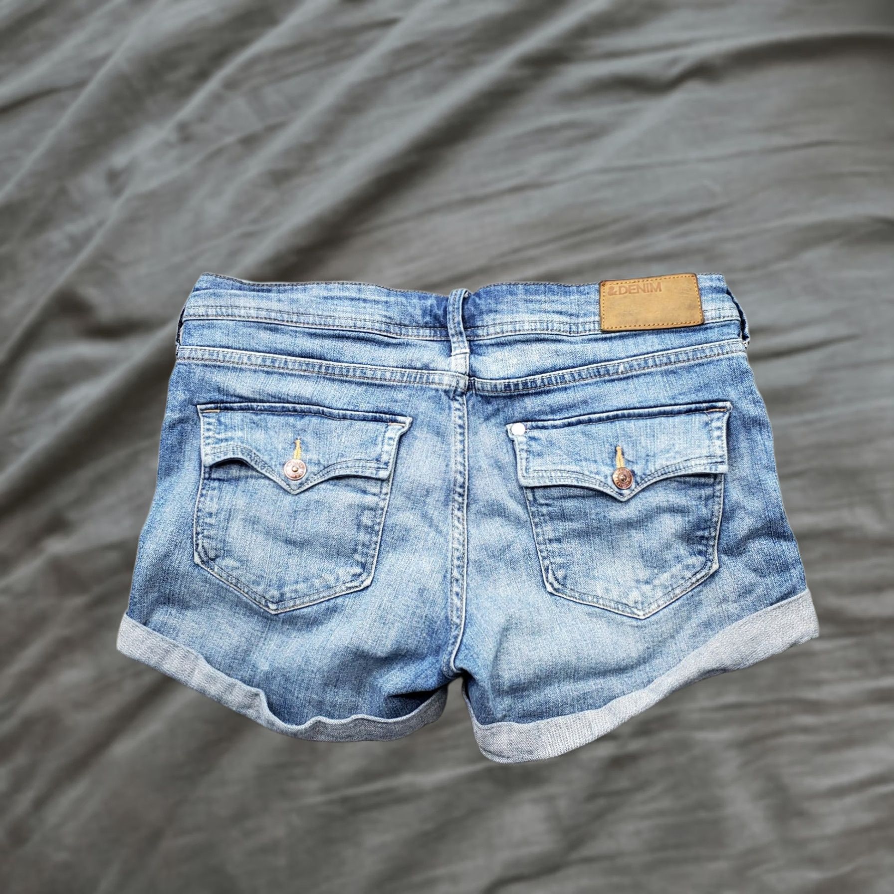 H&M H&M Denim Shorts Womens 8 Blue Medium Wash Cuffed Comfort Stretch Outdoor Shorts Womens 8 Blue Medium Wash Casual Outdoor Summer Size 30" / US 8 / IT 44 - 1 Thumbnail