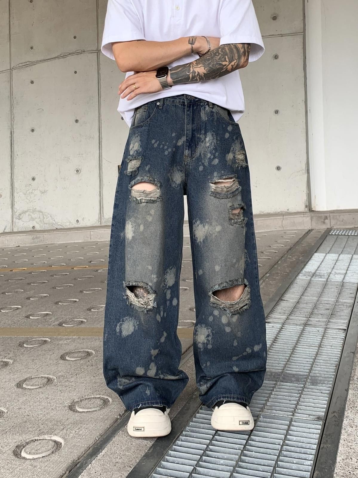 Japanese Brand Distressed Baggy Wide Leg Jeans with Paint Splatter Size US 32 / EU 48 - 3 Thumbnail