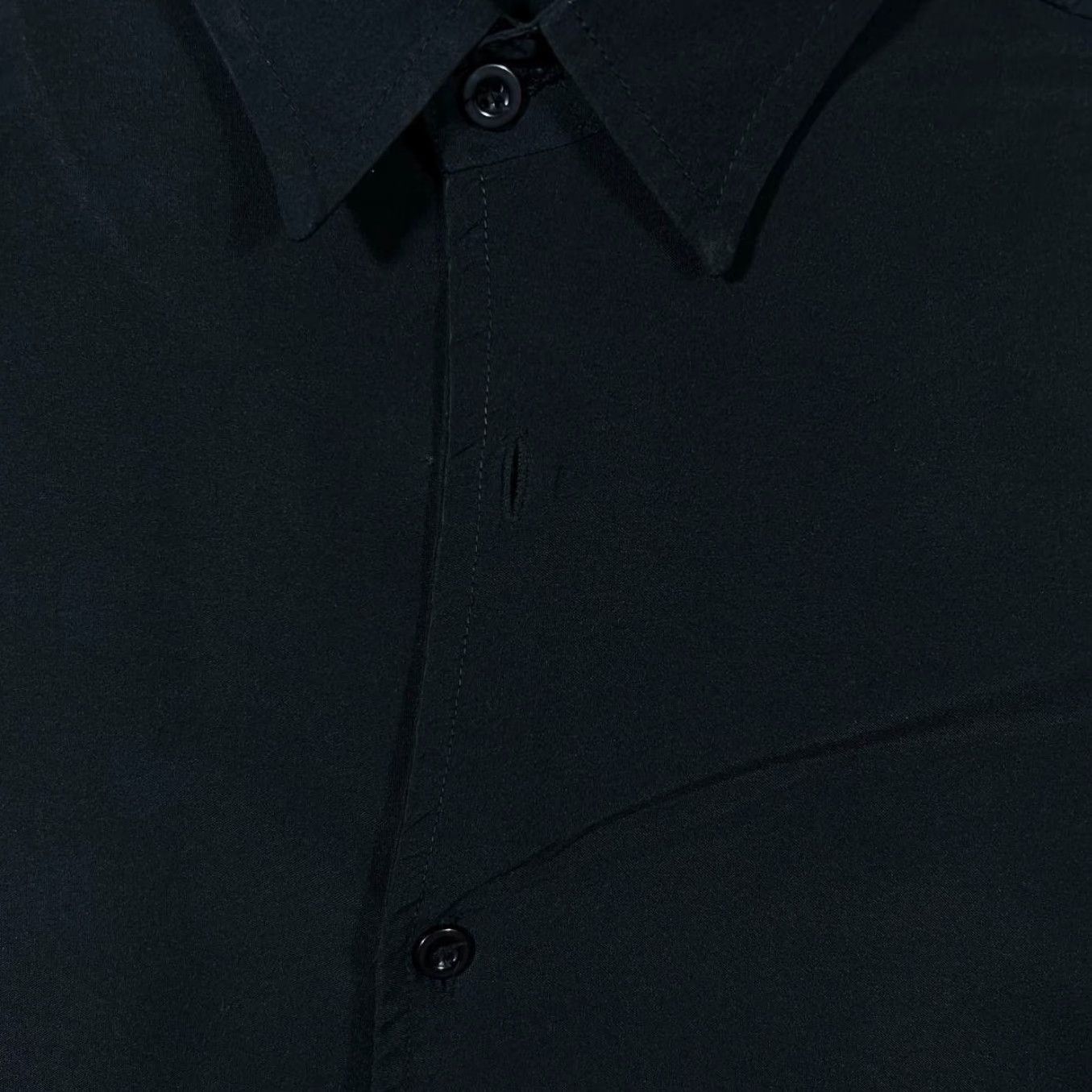 Vintage VINTAGE Early 00's Goth Y2K Flaming Skull Graphic Black Polyester Shirt Small Medium Short Sleeve Button-Up Mens Size US S / EU 44-46 / 1 - 5 Thumbnail