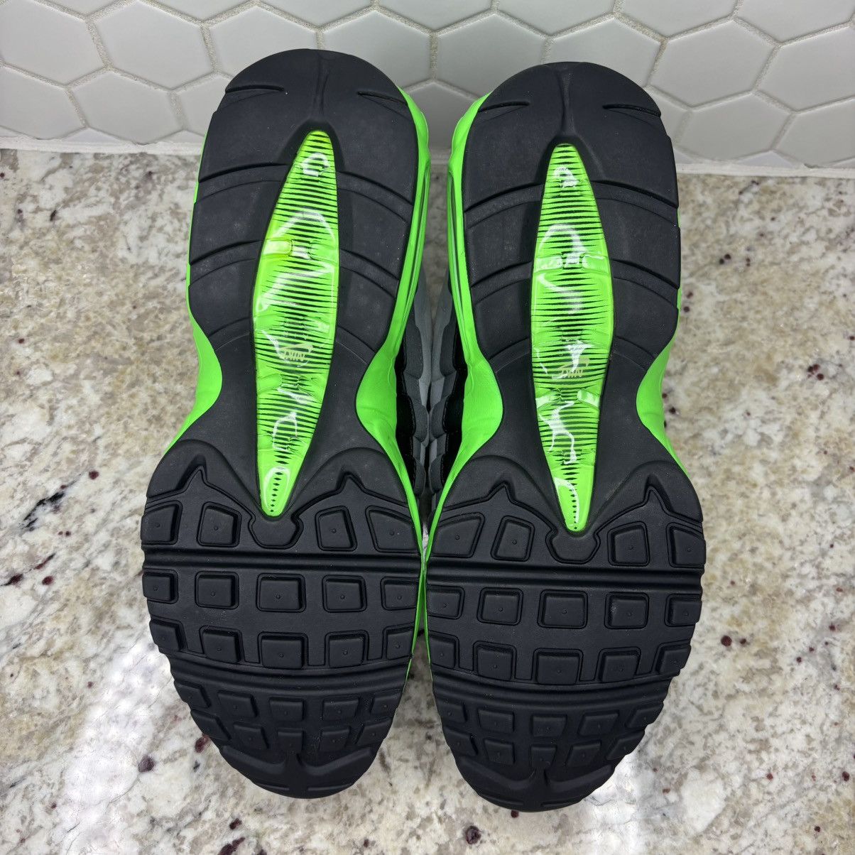 Nike Size 10.5 - Nike Air Max 95 Volt Black 2014 Clean With Box Size US 10.5 / EU 43-44 - 11 Thumbnail