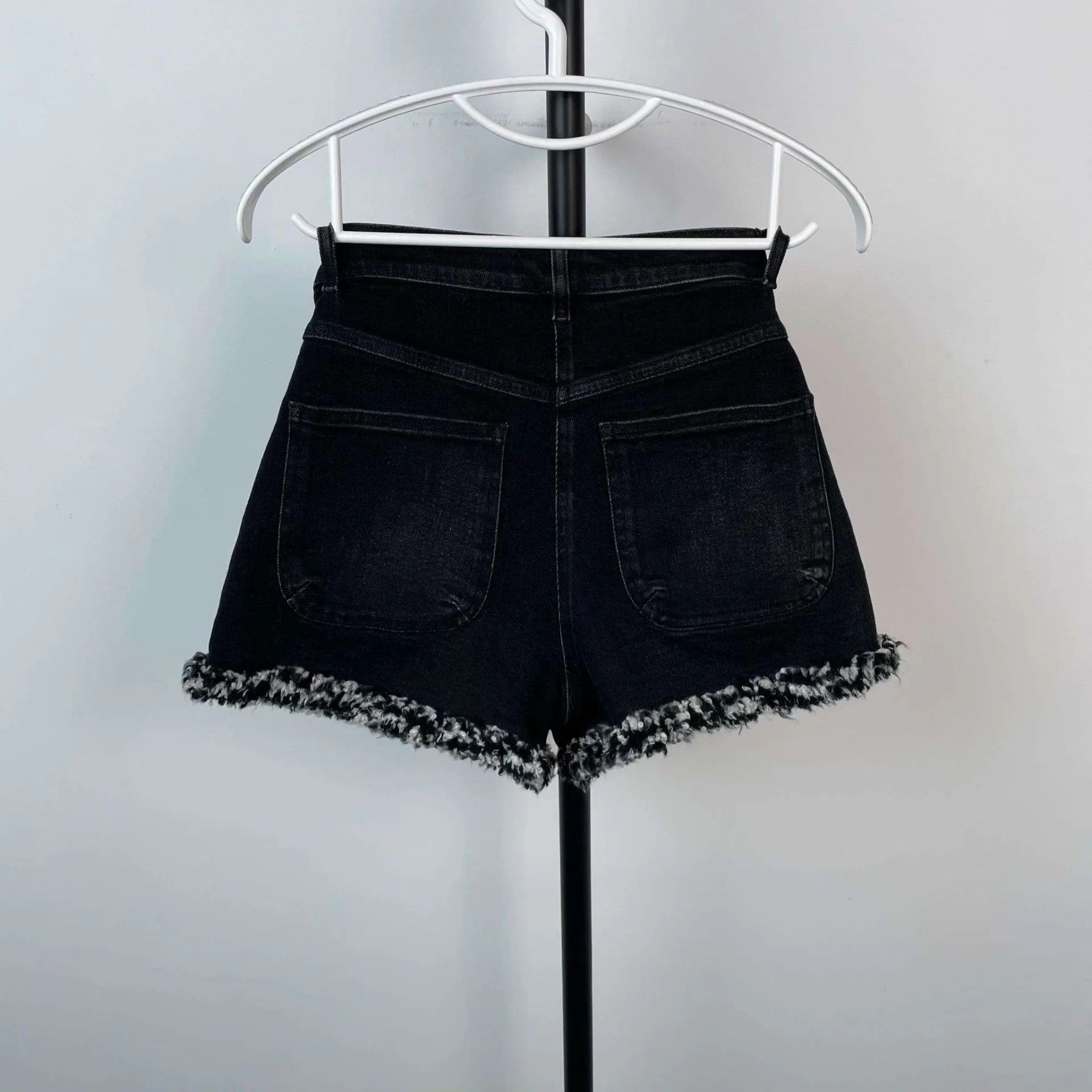 Chanel Chanel Denim Shorts Size 34 Black Size 25" / US 0 / IT 36 - 2 Thumbnail