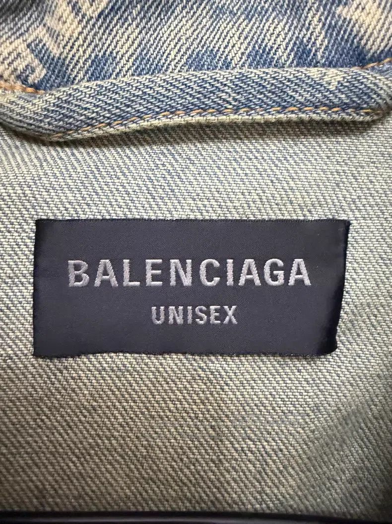 Balenciaga Balenciaga Logo print worn-out lapel single-breasted denim Size US S / EU 44-46 / 1 - 3 Thumbnail