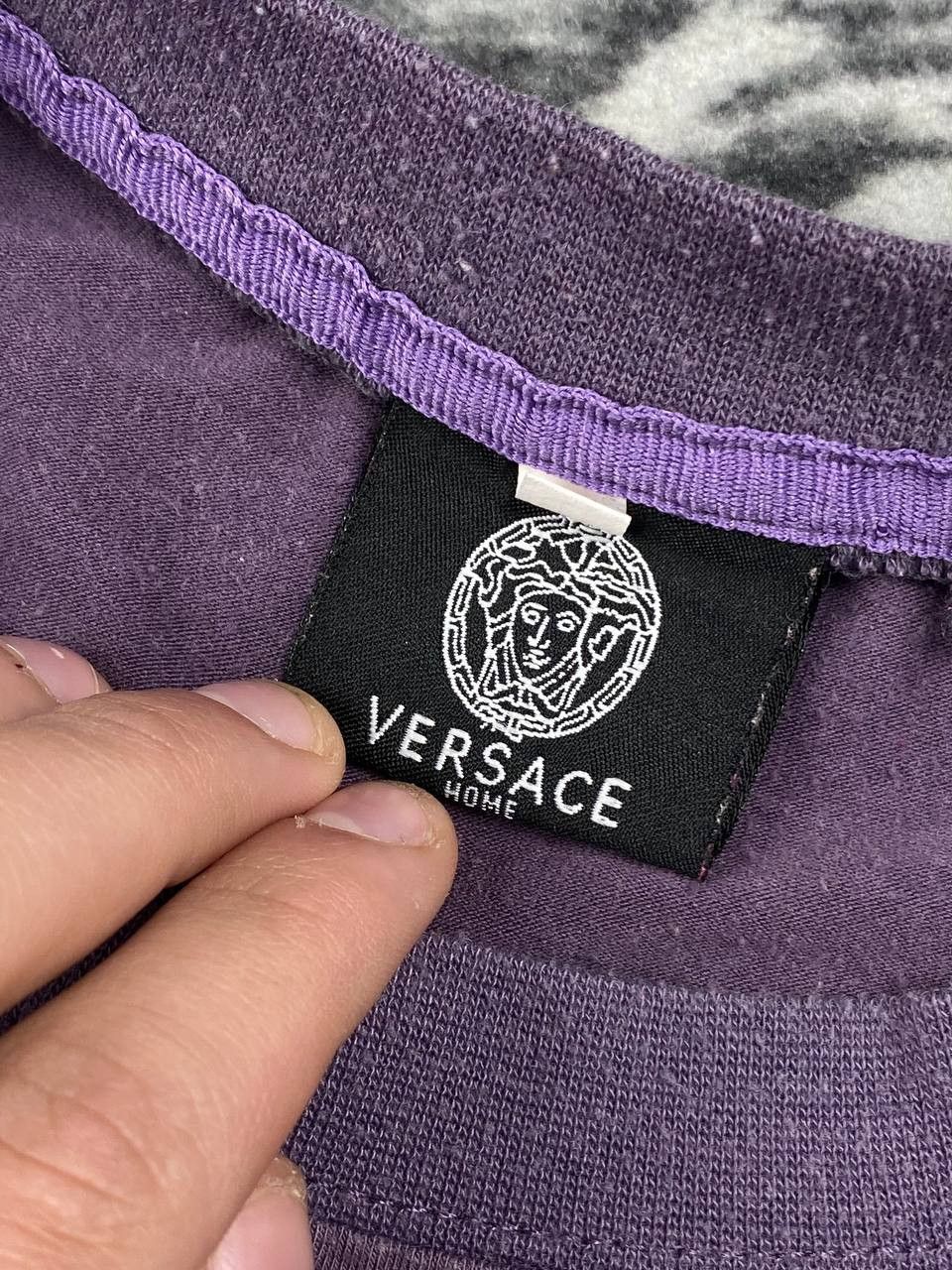 Versace Vintage Versace Home 90s Medusa T-Shirt Men Size XL Purple Size US XL / EU 56 / 4 - 9 Thumbnail