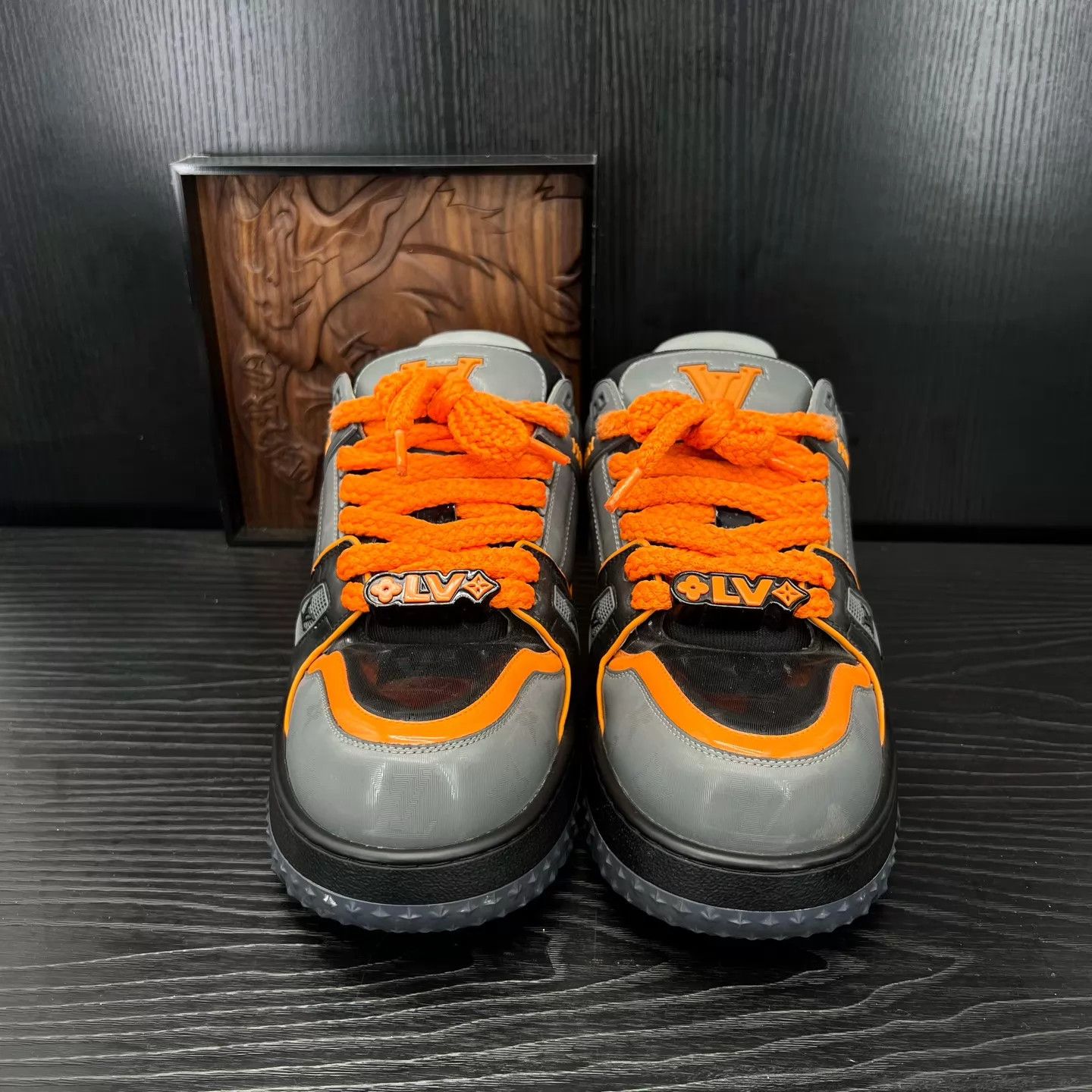 Louis Vuitton LV maxi black orange 43 like new original box Size US 10 / EU 43 - 6 Thumbnail
