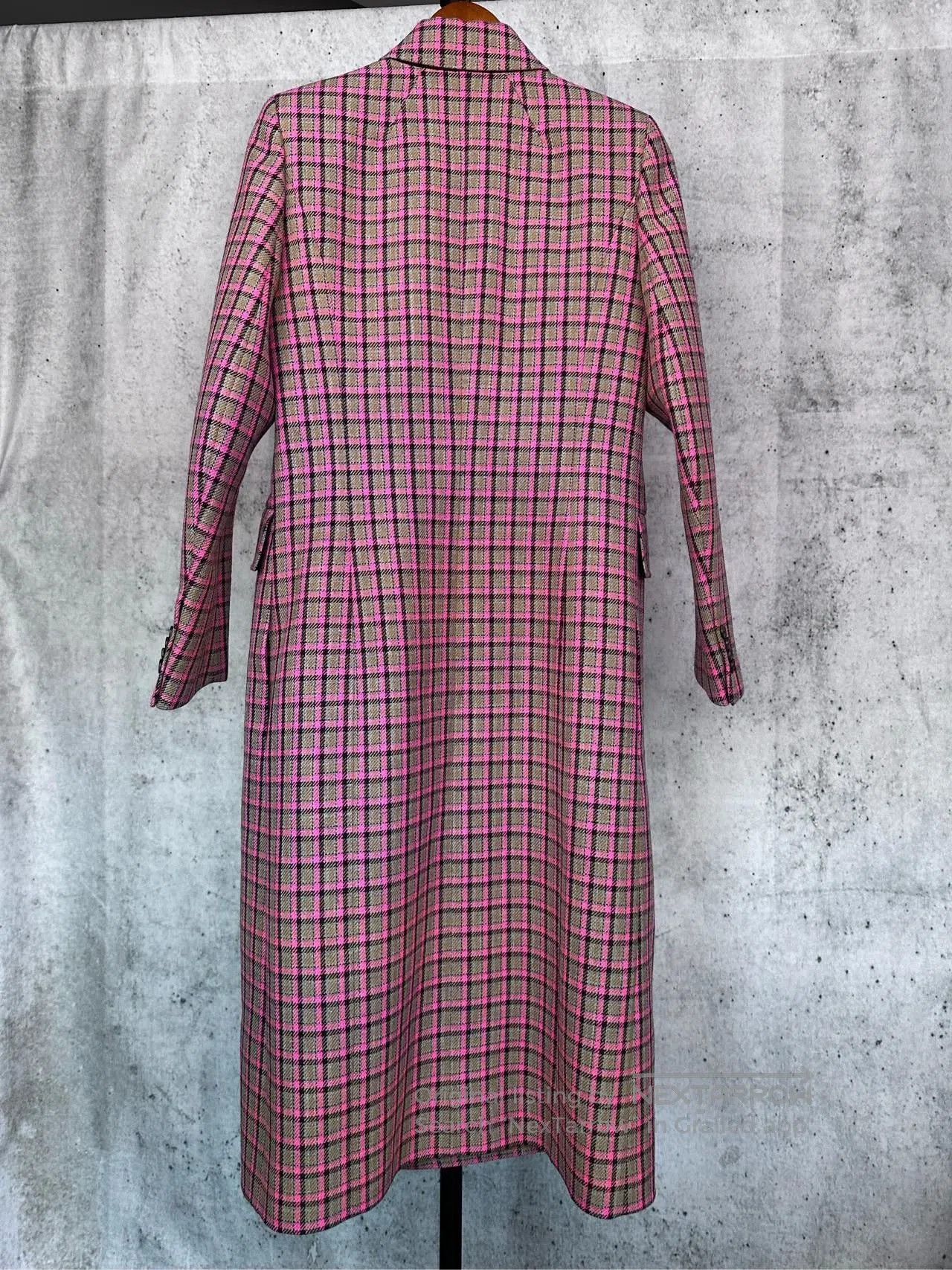 Balenciaga balenciaga pink checkered oversized coat. Size S / US 4 / IT 40 - 2 Thumbnail