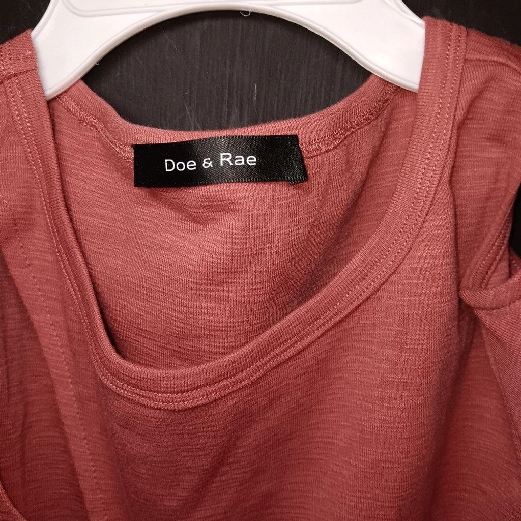 Other Doe & Rae, ladies Dusty rose, cold shoulder, top. nwot Size L / US 10 / IT 46 - 5 Thumbnail