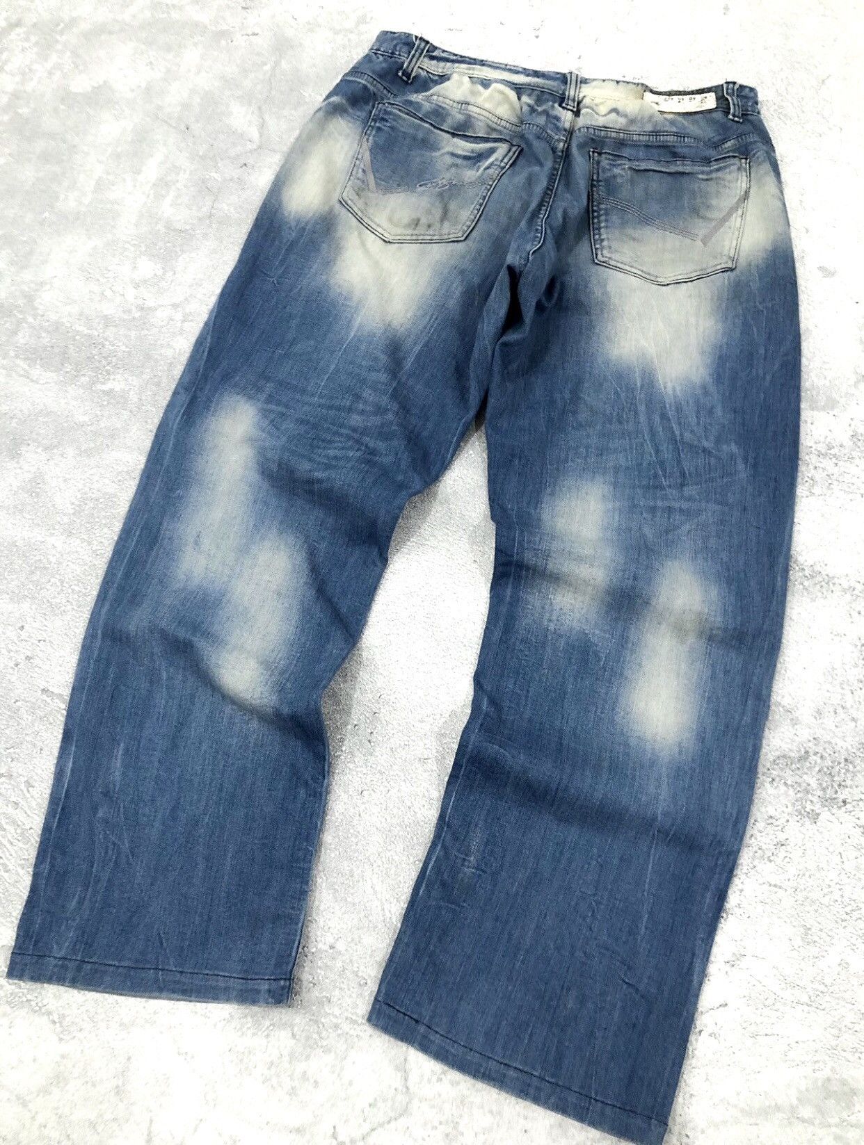 If Six Was Nine × Japanese Brand × Le Grande Bleu (L.G.B.) 2000s Fubu Baggy Faded Dyed Denim Pants Size US 34 / EU 50 - 7 Thumbnail