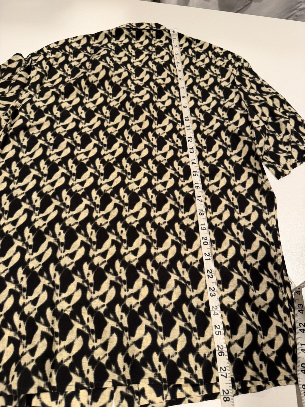 Saint Laurent Paris Saint Laurent men abstract print silk shirt. 37/M. $890 Size US S / EU 44-46 / 1 - 4 Thumbnail
