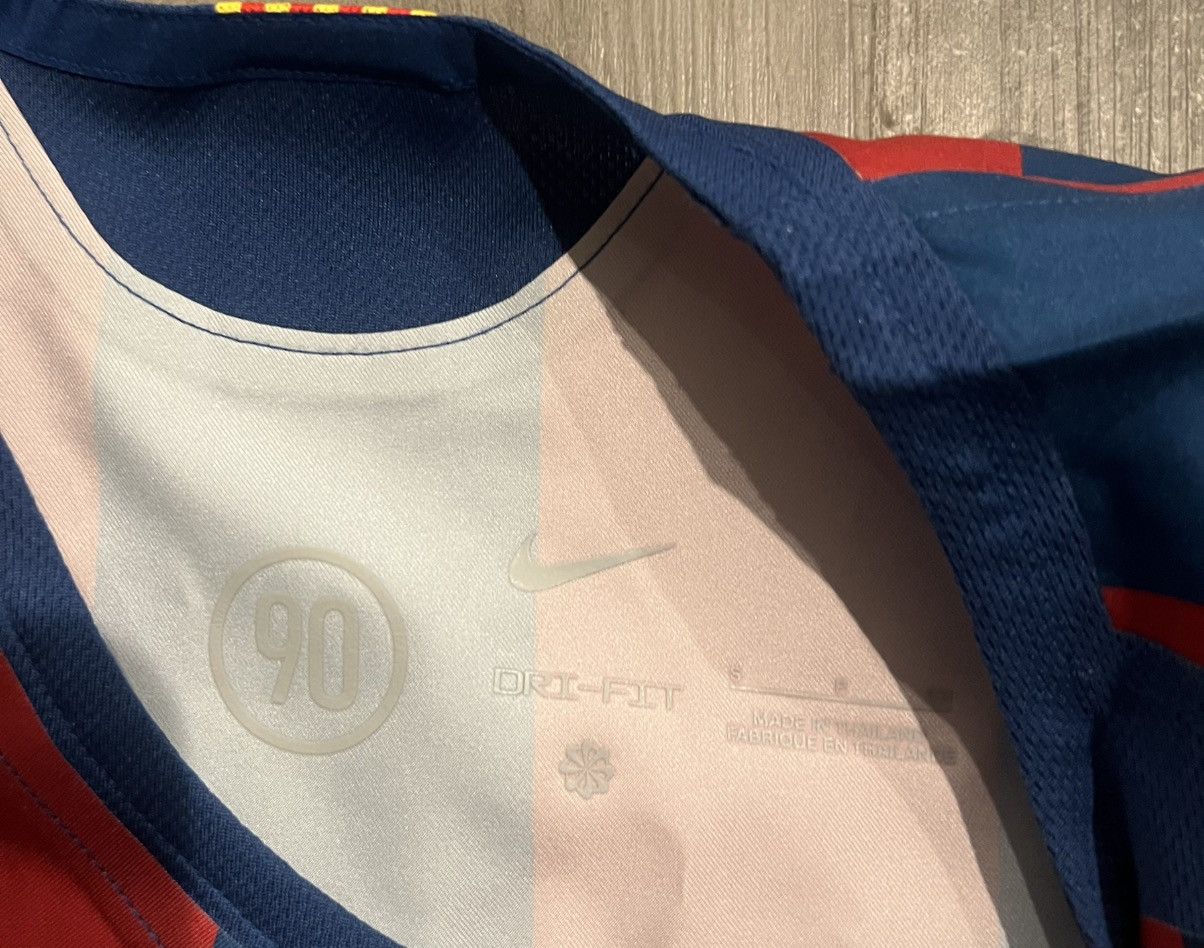 Nike Size S Nike FC Barcelona 05/06 Reissue Long-Sleeve Jersey Size US S / EU 44-46 / 1 - 6 Thumbnail