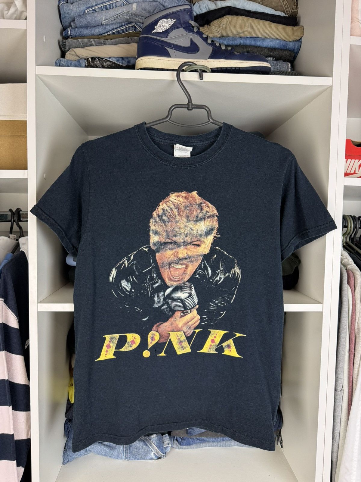 Band Tees Pink Funhouse World Tour 2009 Distressed T-shirt Size US S / EU 44-46 / 1 - 1 Thumbnail
