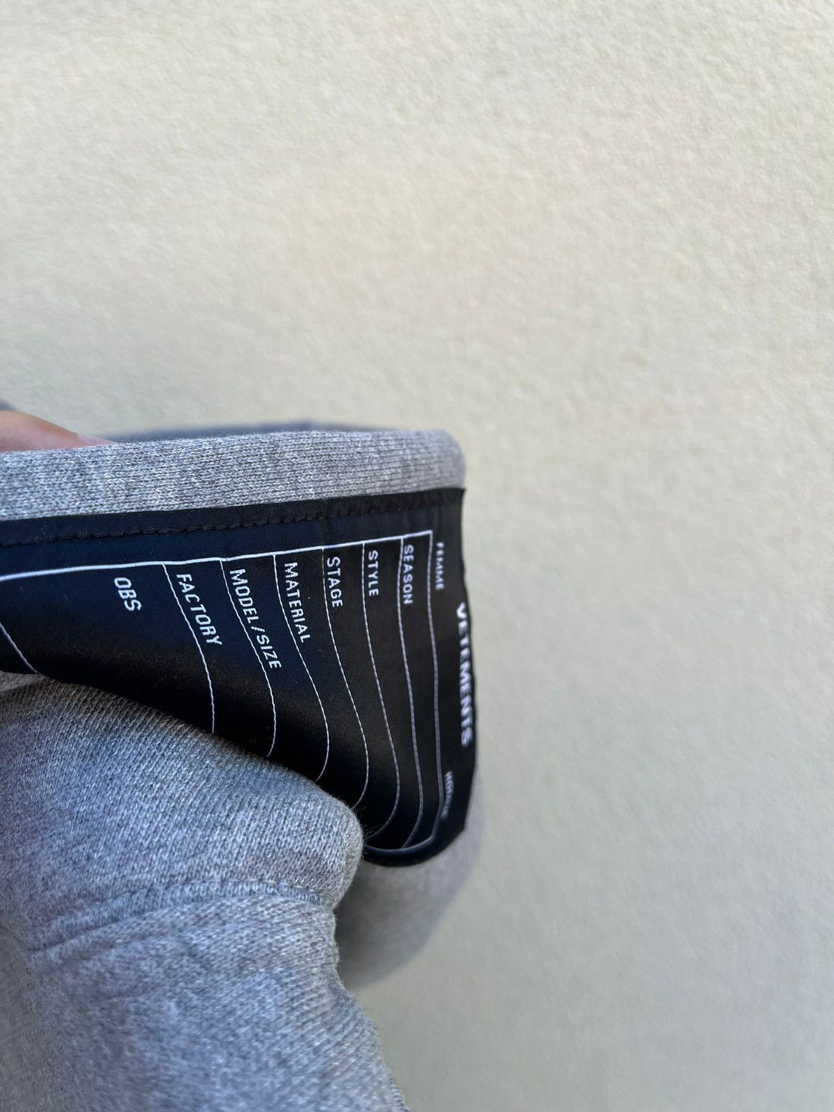 Vetements Written Logo Hoodie in Grey Size US XL / EU 56 / 4 - 14 Thumbnail