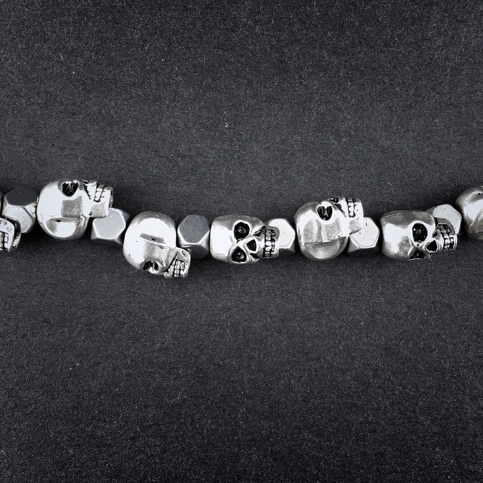 Handmade 💀 Silver Skull & Hematite Beaded Bracelet Size ONE SIZE - 3 Thumbnail