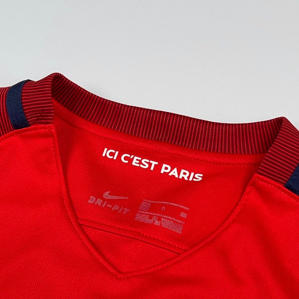 Nike Nike PSG 2016 Jersey Red Soccer Football Size US S / EU 44-46 / 1 - 5 Thumbnail