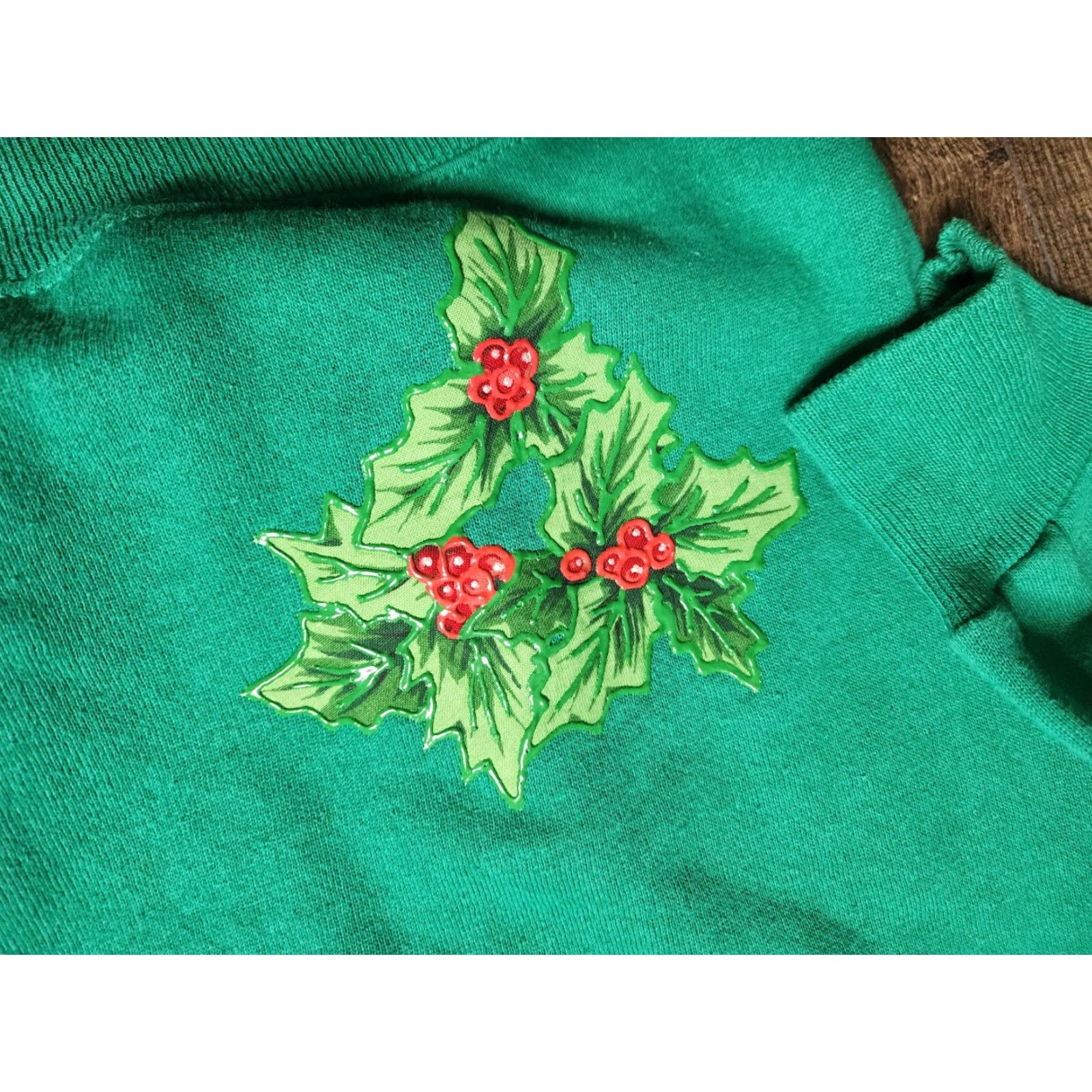 Vintage VINTAGE Hanes Sport Sweatshirt Christmas Bow Holly Crewneck Pullover XL Green Unisex Adults Mens Womens Size US XL / EU 56 / 4 - 4 Thumbnail