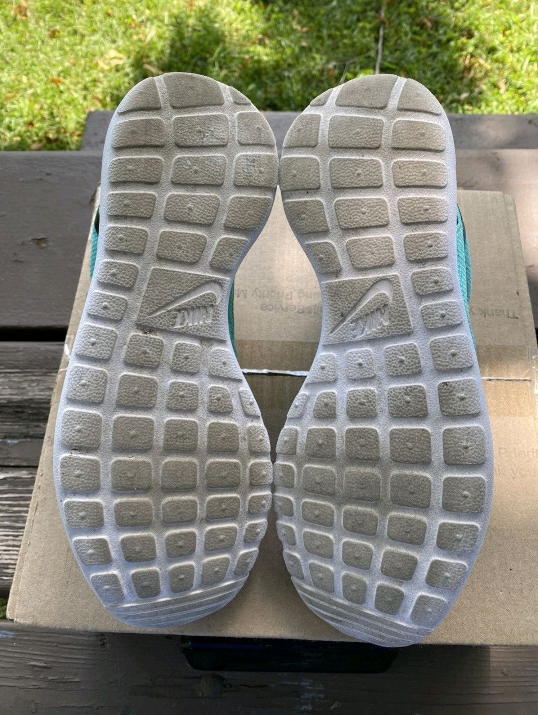Nike Nike Roshe Run Light Turquoise 511881025 Size 7.5 Men Size US 7.5 / EU 40-41 - 6 Thumbnail