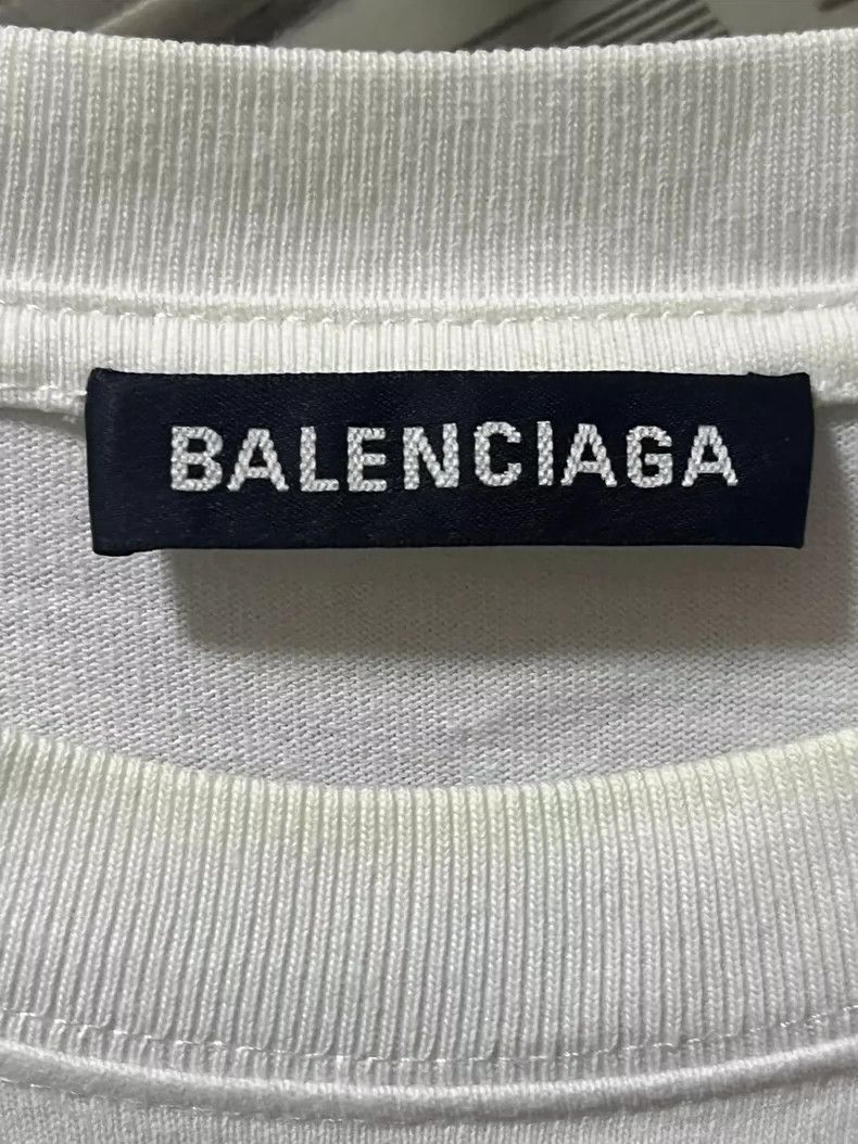 Balenciaga Balenciaga White portrait band short sleeve Size US S / EU 44-46 / 1 - 3 Thumbnail