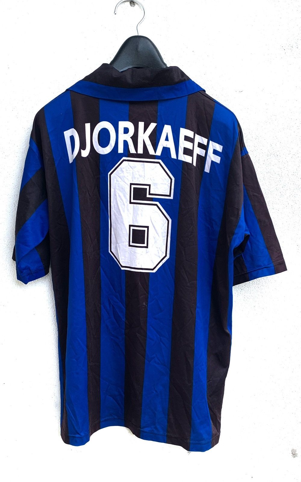 Sports Specialties × Vintage Vintage InterMilan Jersey With Backhit DJORKAEFF '6' Size US XL / EU 56 / 4 - 8 Thumbnail