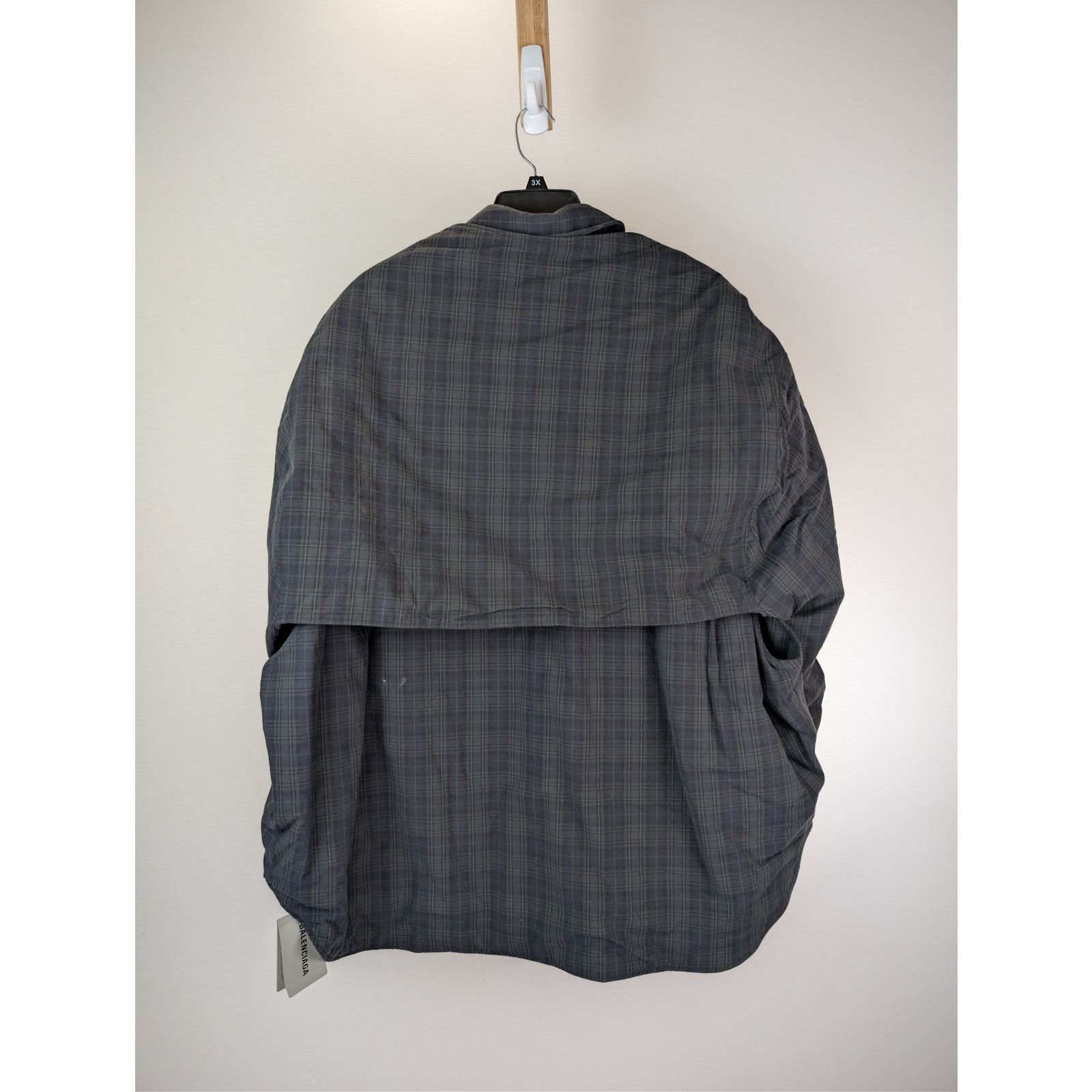 Balenciaga o1rshd1 Light Check Flannel Detachable Sleeves Shirt Size US M / EU 48-50 / 2 - 12 Thumbnail
