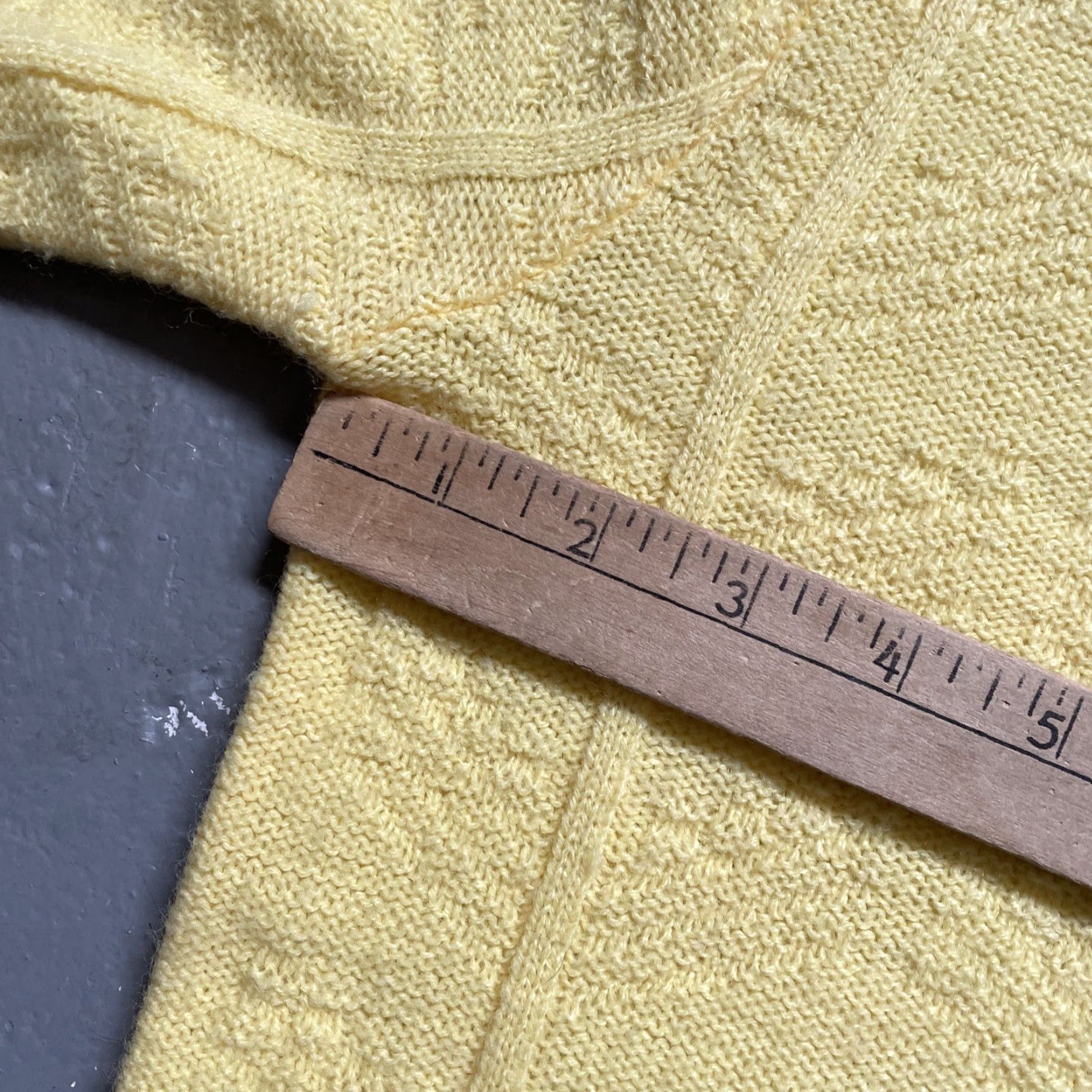 Vintage VINTAGE Towncraft Acrylic Knit Pattern S/S Sweater Mock Neck XL Unisex Adults Yellow 60s 70s Americana Preppy Rockabilly Mod Pullover Knit Mens Womens Size US XL / EU 56 / 4 - 2 Thumbnail