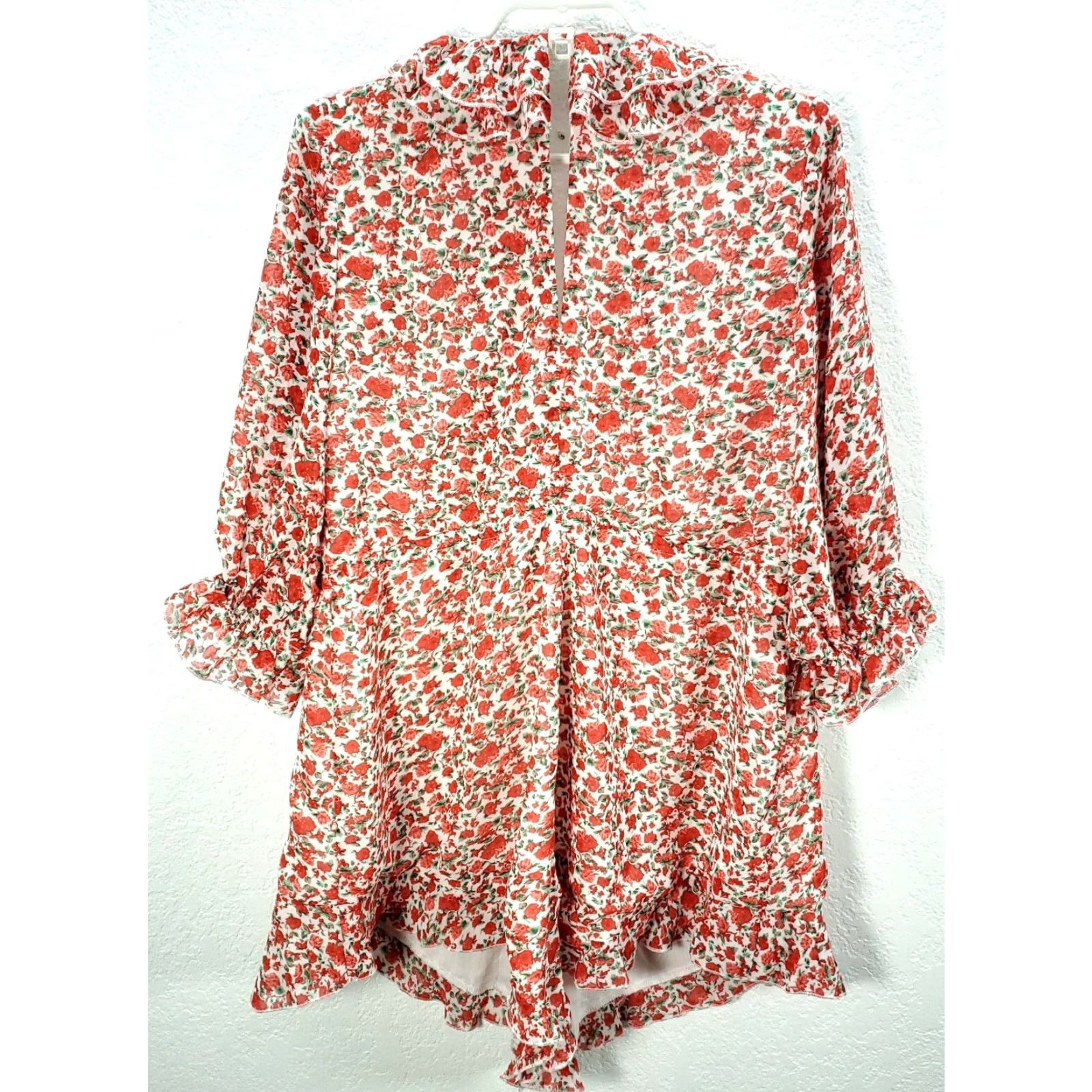 Vintage Showpo Floral/Roses Ruffle Short Romper V-Neck Sz 4 Women’s 3/4 Sleeve Summer Polyster- Rayon Size 27" / US 4 / IT 40 - 4 Thumbnail