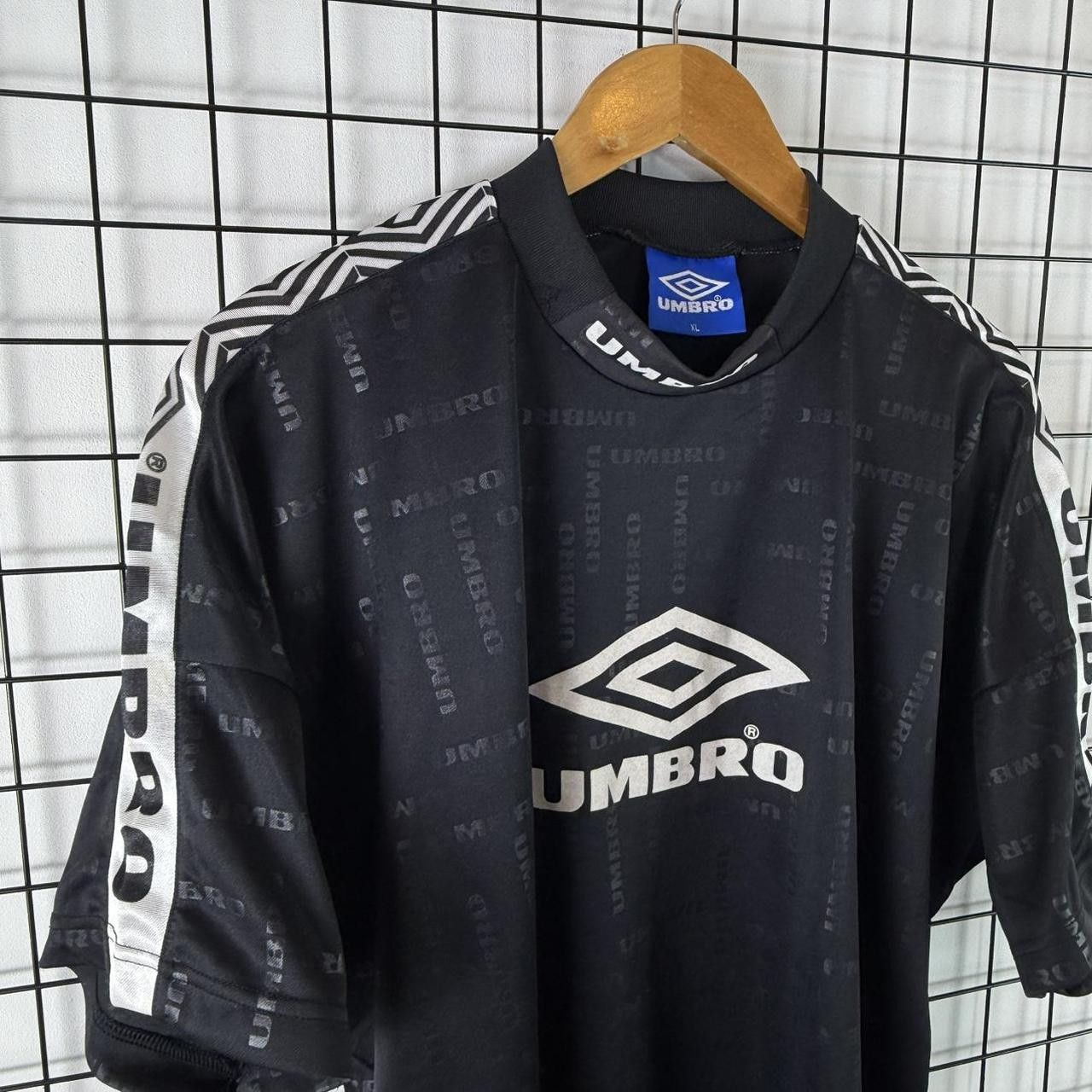 Umbro Umbro Drill Top Black T shirt Tee Vintage Size US M / EU 48-50 / 2 - 3 Thumbnail