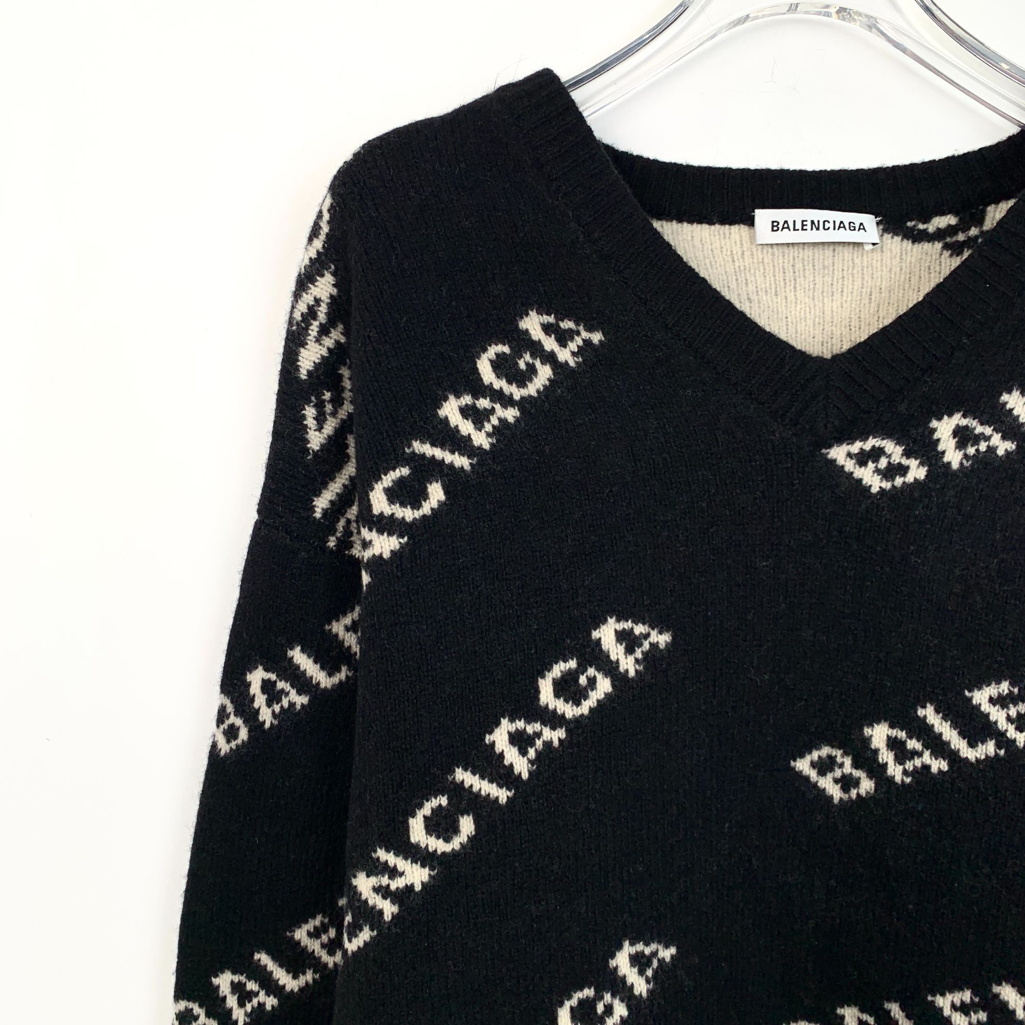 Balenciaga Balenciaga Black Logo Inlaid Full Print V-Neck Long Sleeve K Size S / US 4 / IT 40 - 6 Thumbnail
