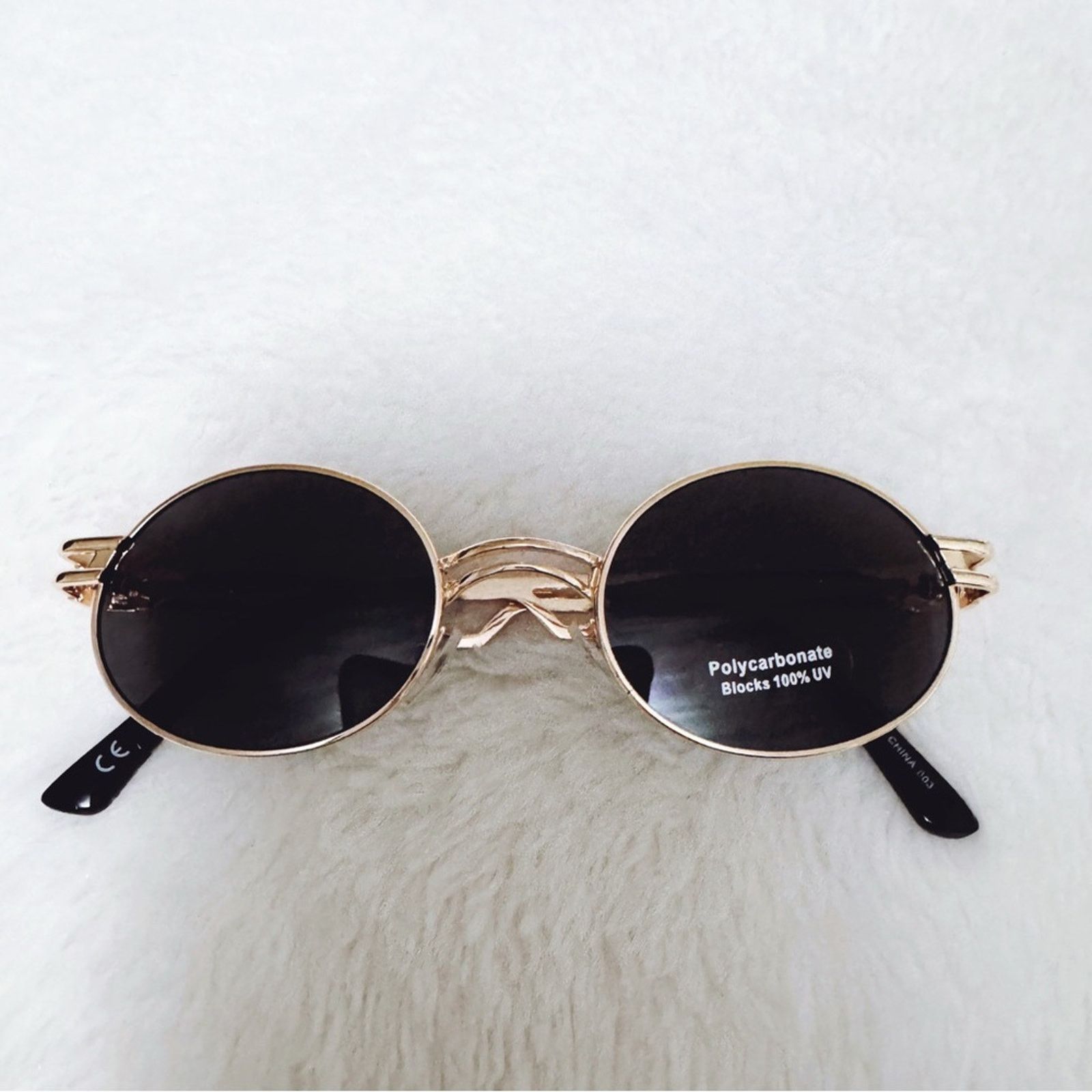 Other Betsy Black with Gold Rim Round Sunglasses Size ONE SIZE - 2 Thumbnail