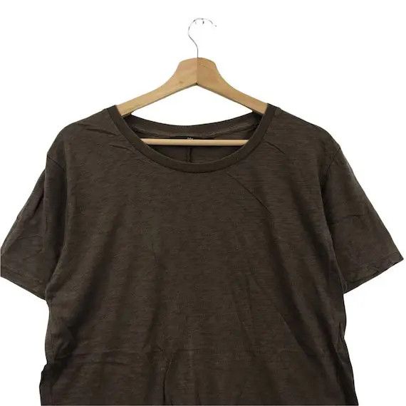 Undercover × Uniqlo Vtg UNDERCOVER JAPAN x UNIQLO Minimalist Design Tee Shirt Size US S / EU 44-46 / 1 - 3 Thumbnail