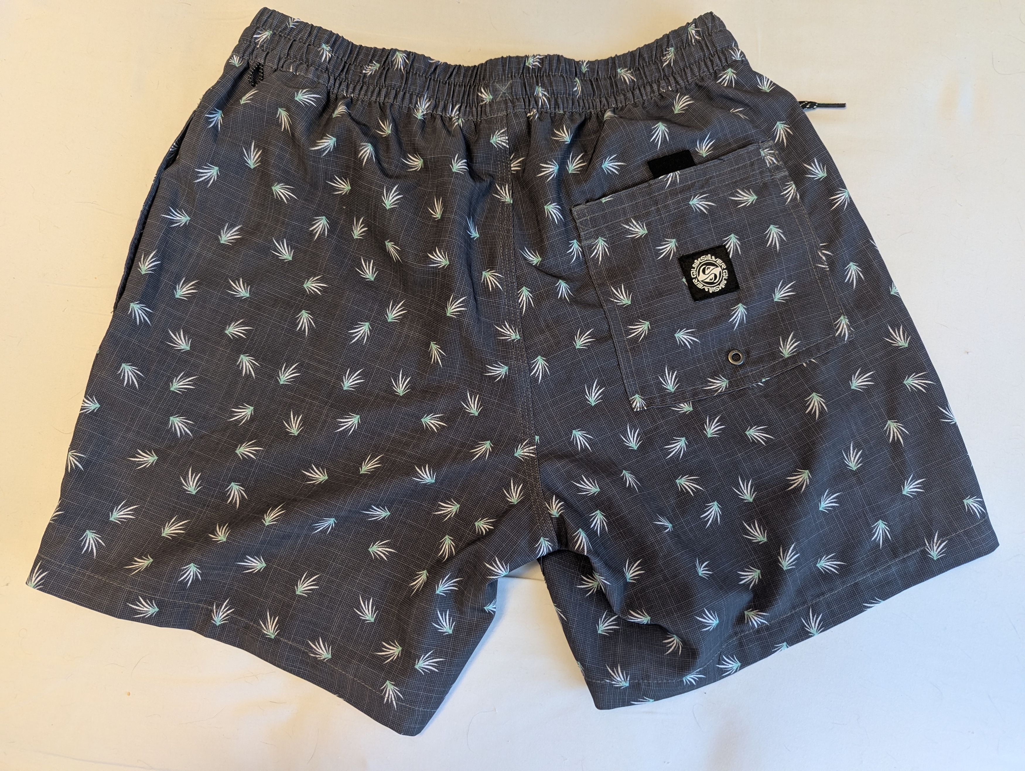 Quiksilver Men's Quiksilver Grey Shorts Size Medium Size US 32 / EU 48 - 2 Thumbnail