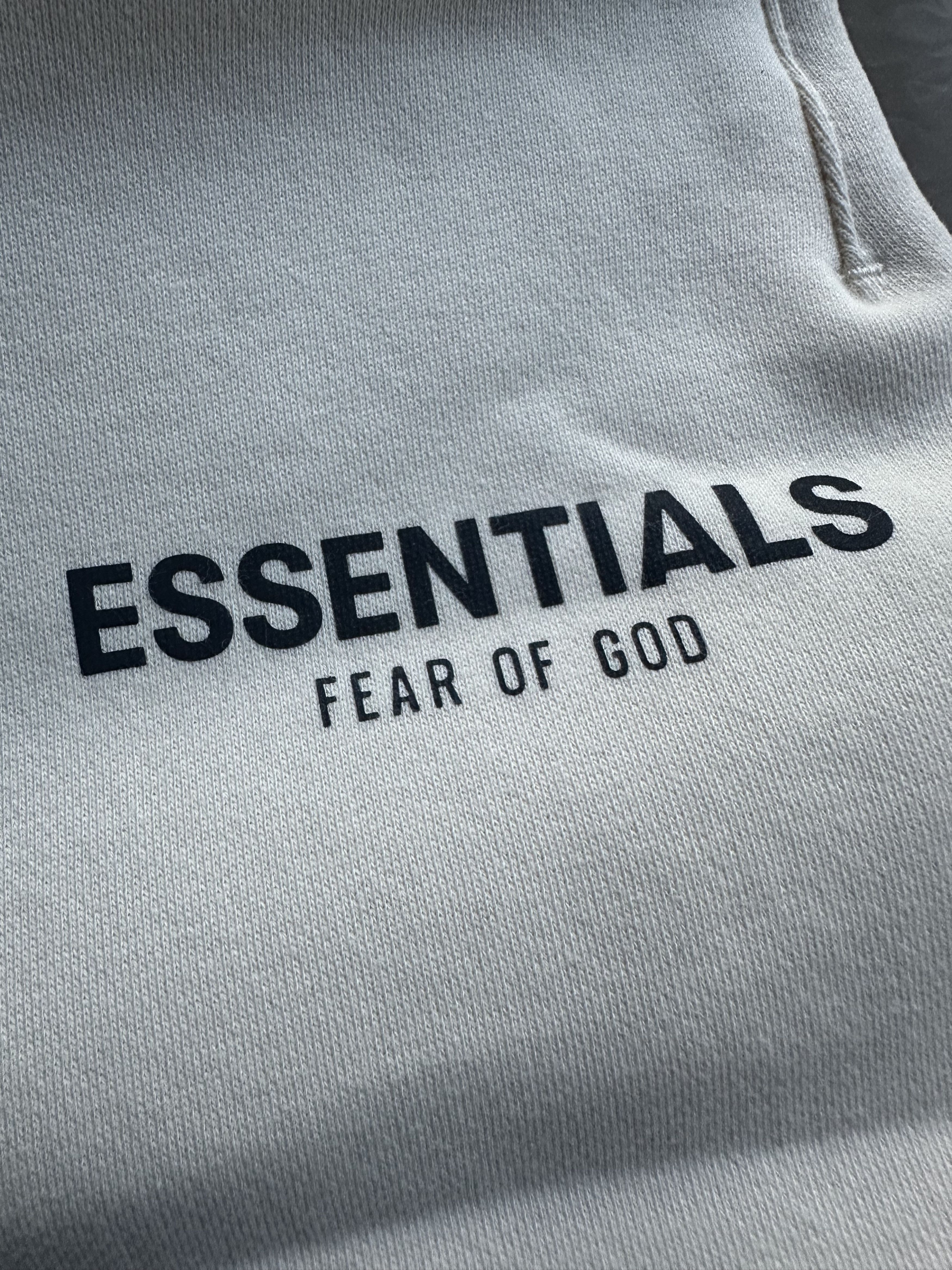 Essentials BRAND NEW FEAR OF GOD ESSENTIALS CREAM SWEATSHORTS XSMALL Size US 27 - 3 Thumbnail