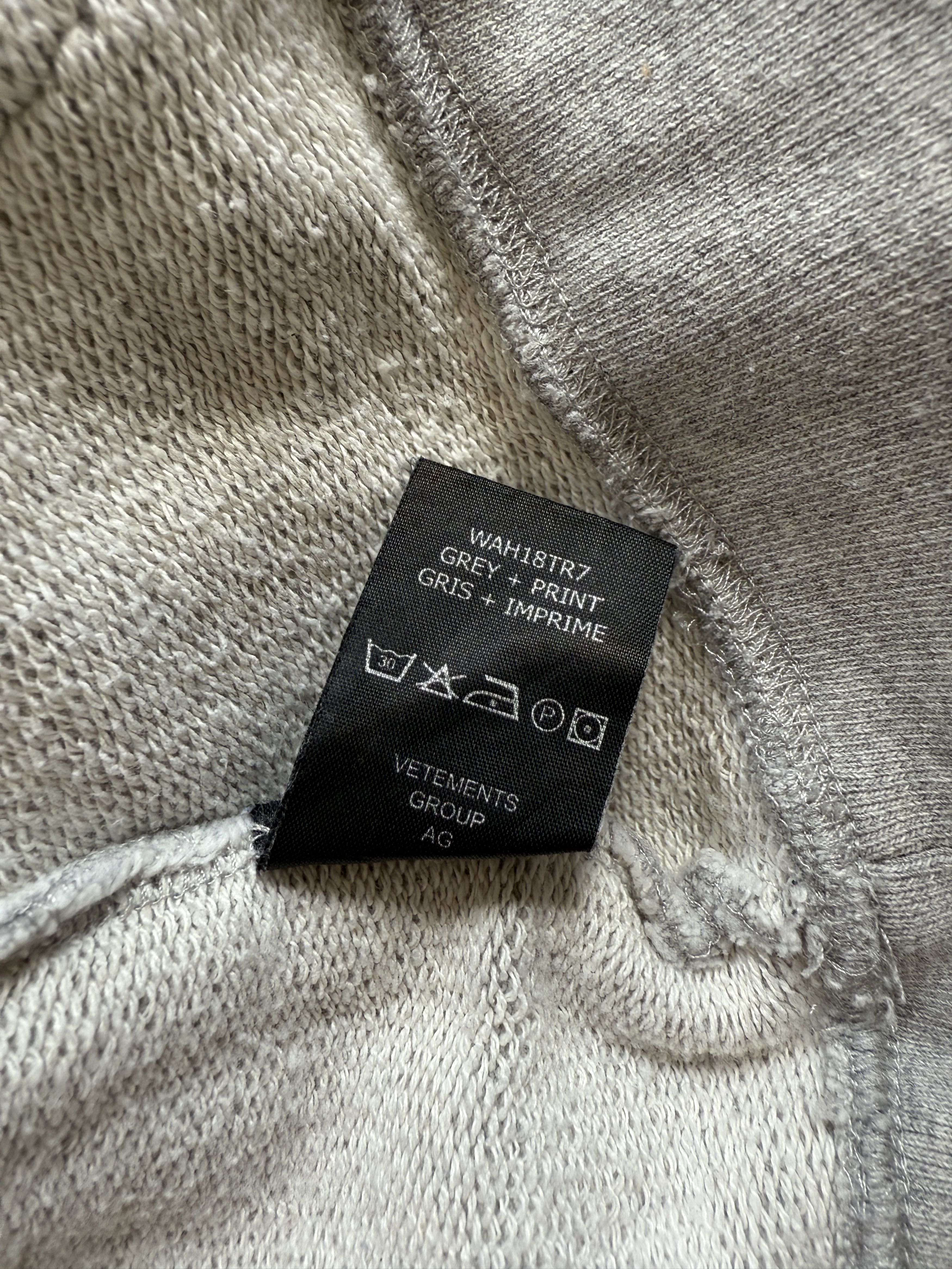 Vetements Vetements Misplaced Logo Hoodie XS Size XS / US 0-2 / IT 36-38 - 5 Thumbnail