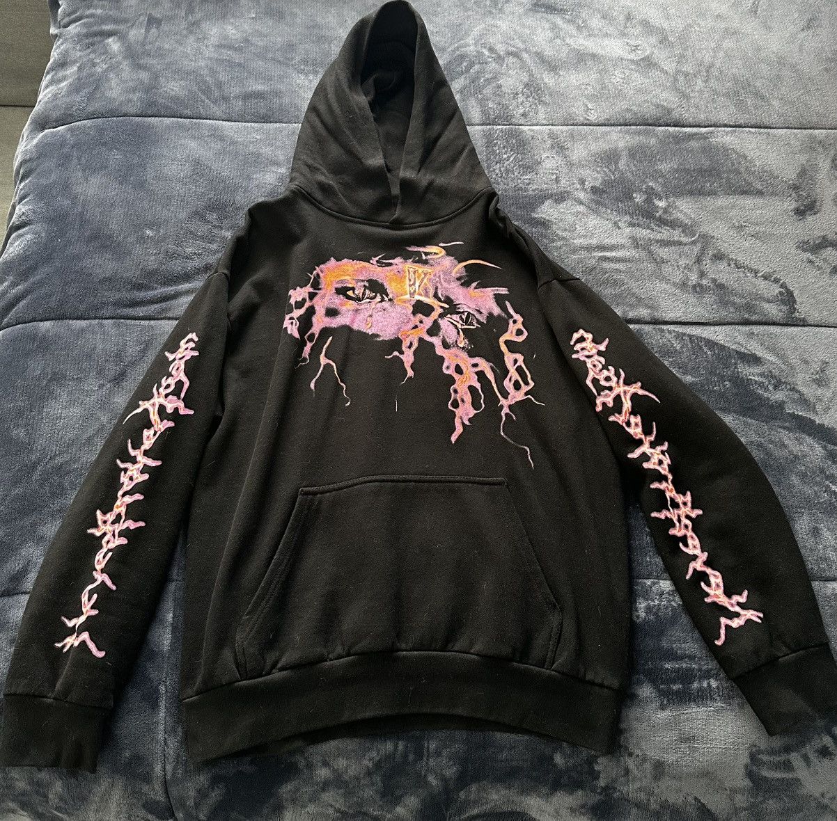 VLONE x NBA YoungBoy Eyes Hoodie - www.rajagirimanappuram.com