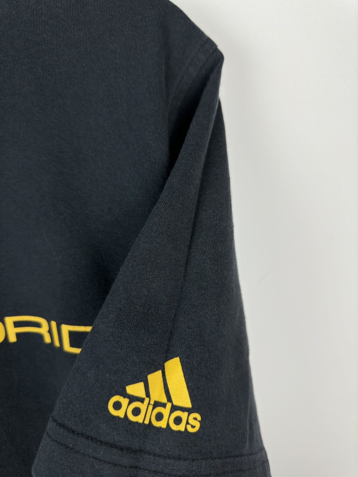 Adidas Vintage Real Madrid Big Logo T Shirt Tee Size US M / EU 48-50 / 2 - 5 Thumbnail