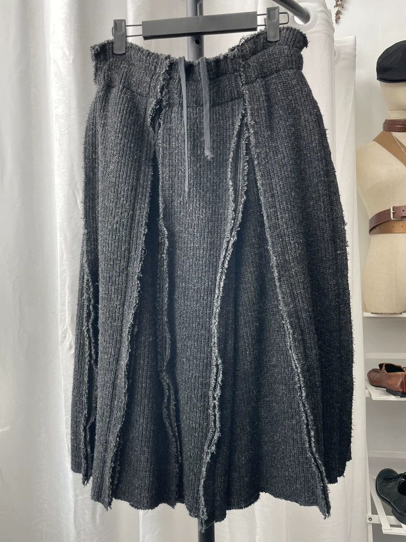 Comme des Garcons Comme des Garcons size xs Heavy duty wool skirt Size 24" / US 00 / IT 34 - 1 Thumbnail