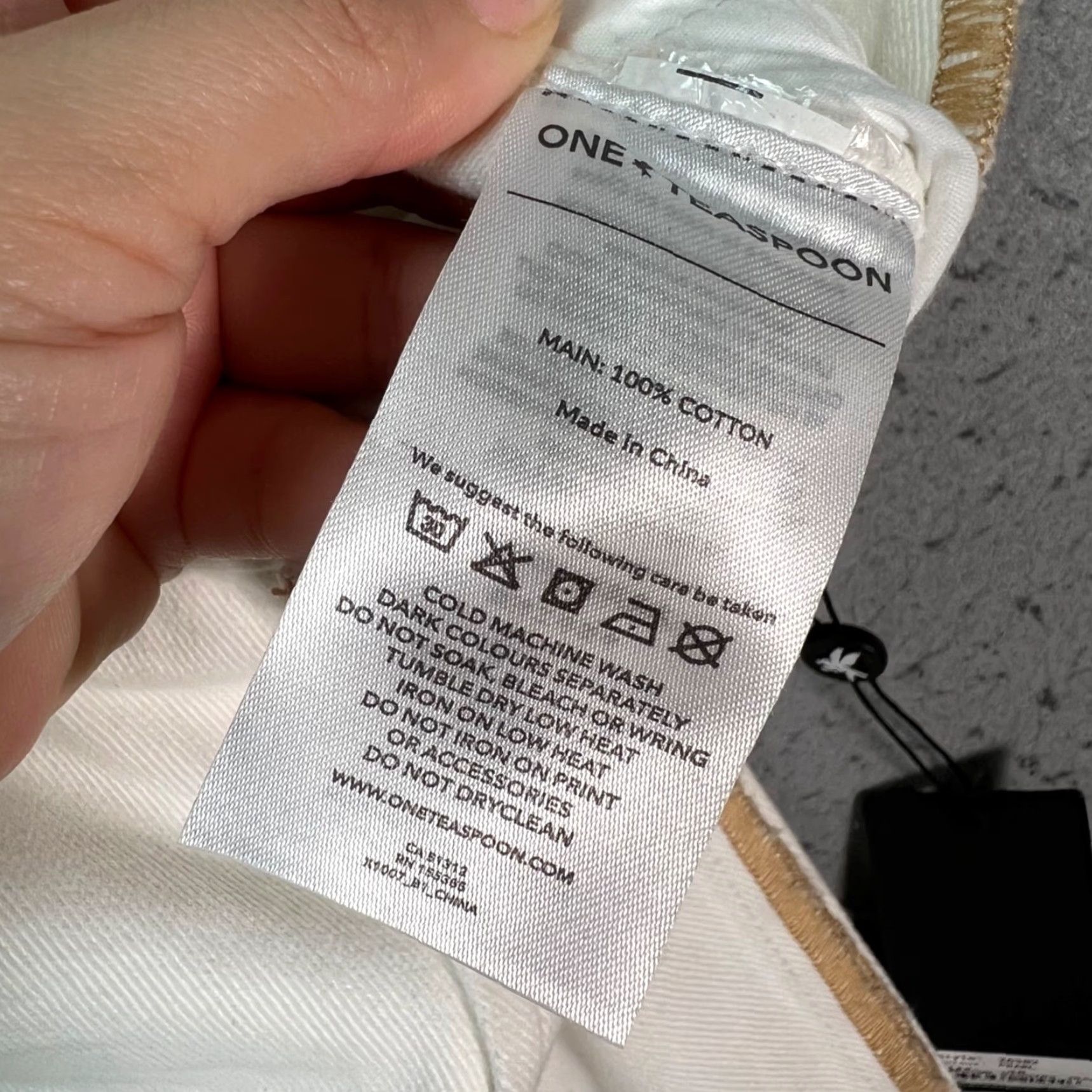 Vintage One Teaspoon Womens Size 26 White Straight-Leg Jeans With Beige Trim 100% Cotton Jeans Womens 26 White Denim 90s? Size 26" / US 2 / IT 38 - 4 Thumbnail