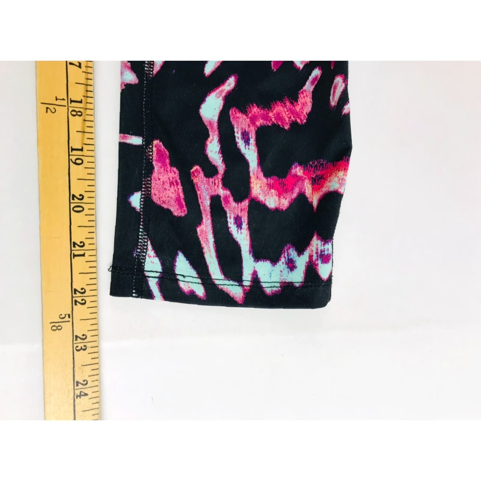Avia VINTAGE Avia Yoga Pants Women's M Black Capri Stretch Waistband Geometric Athletic Activewear 90s Mens Womens? Size 32" / US 10 / IT 46 - 5 Thumbnail
