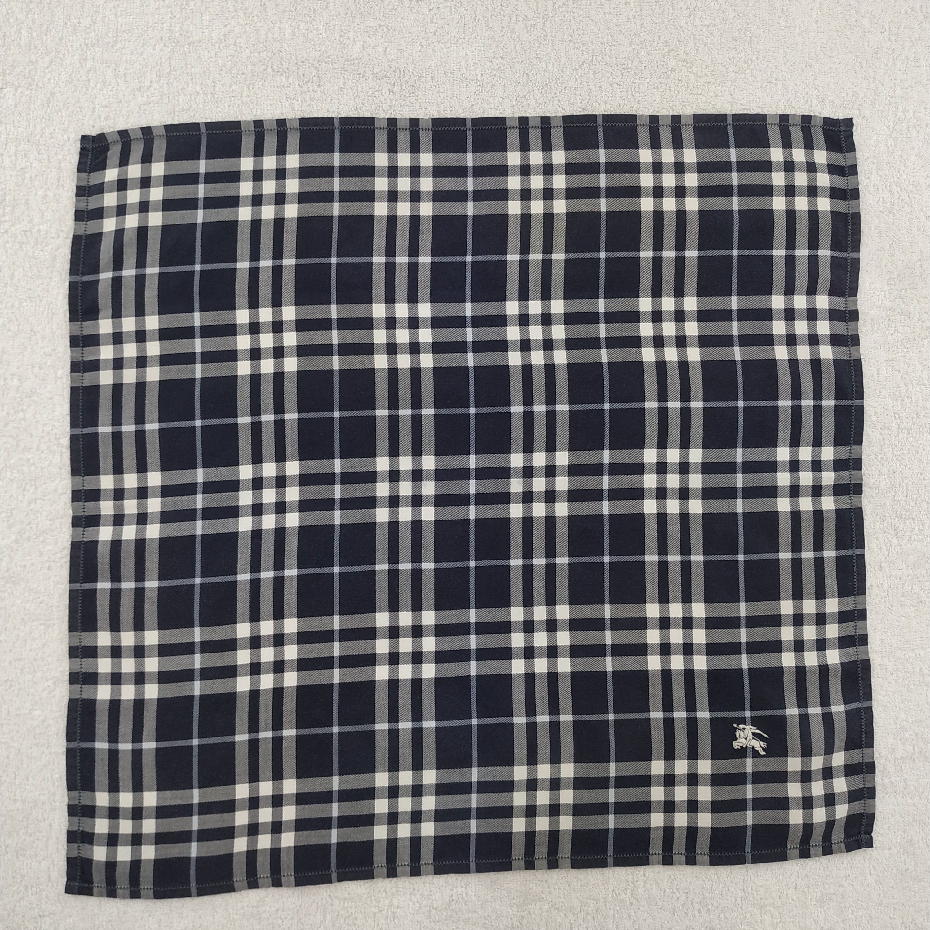 Burberry × Vintage Burberry Bandana / Handkerchief / Neckerchief - S025 Size ONE SIZE - 1 Thumbnail