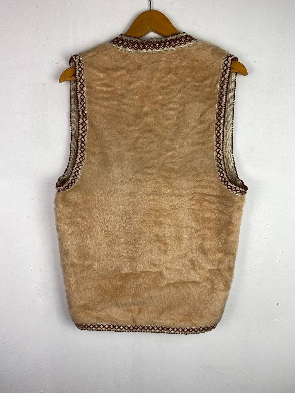 Japanese Brand vintage japanese brand faux fur vest nice design Size US M / EU 48-50 / 2 - 6 Thumbnail