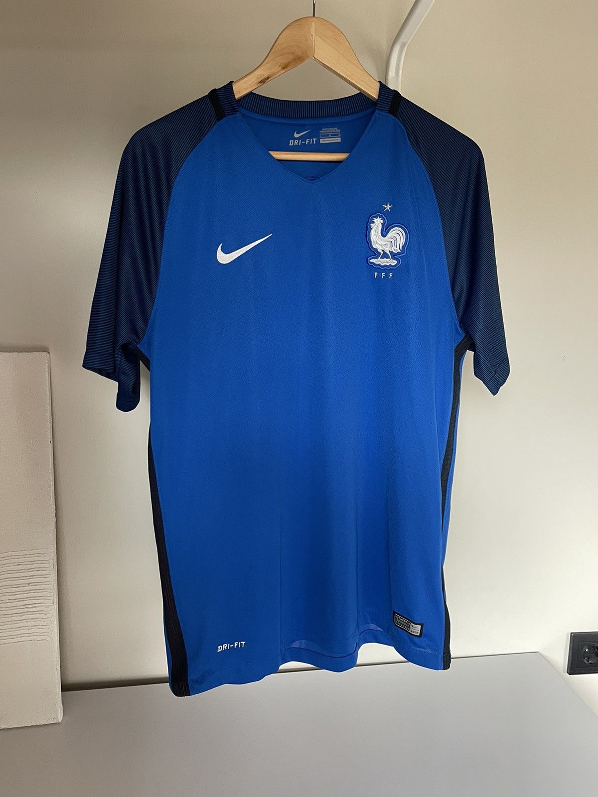 Other 2016 Nike France soccer jersey Size US L / EU 52-54 / 3 - 4 Thumbnail