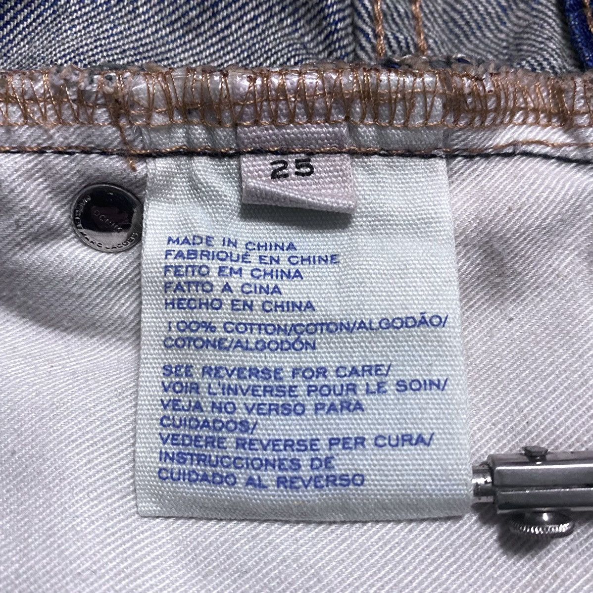 Marc by Marc Jacobs Marc by Marc Jacobs Annie Boyfriend Crop Washed Jeans Denim Size 25" / US 0 / IT 36 - 16 Thumbnail